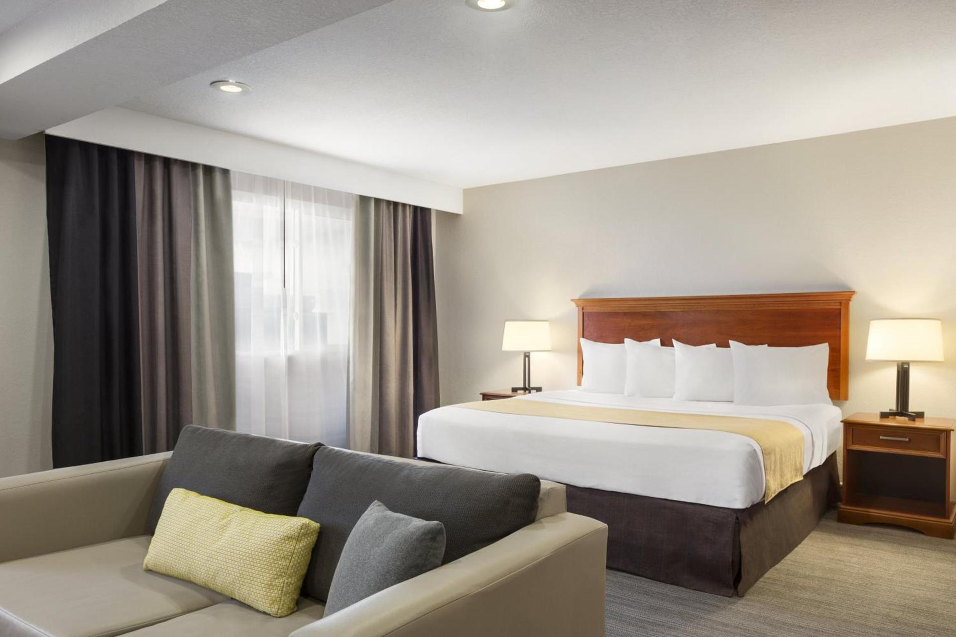 Country Inn & Suites by Radisson, Sidney, NE photo 17