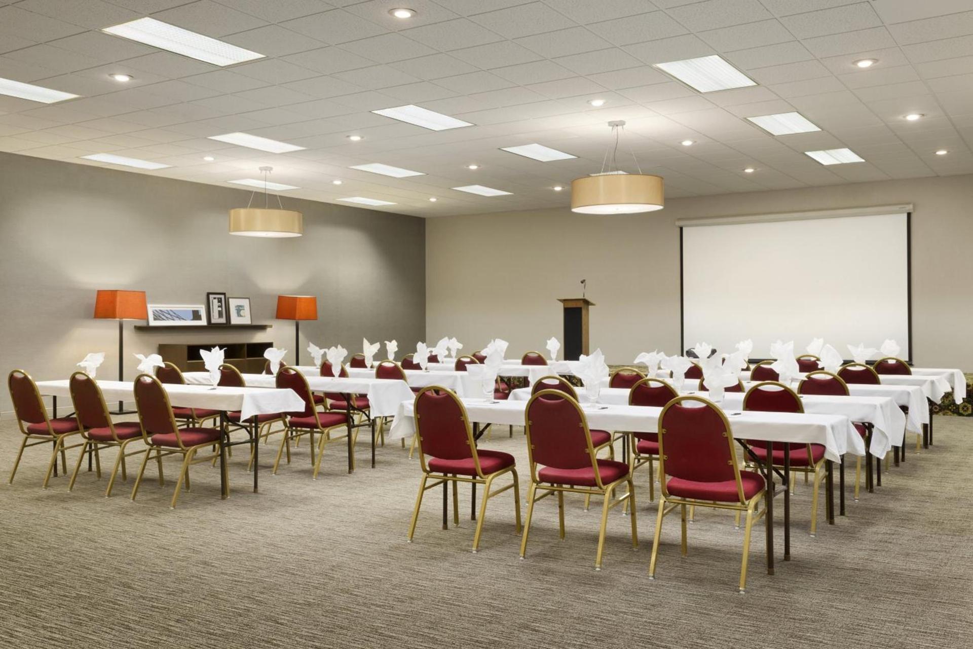 Country Inn & Suites by Radisson, Sidney, NE photo 38