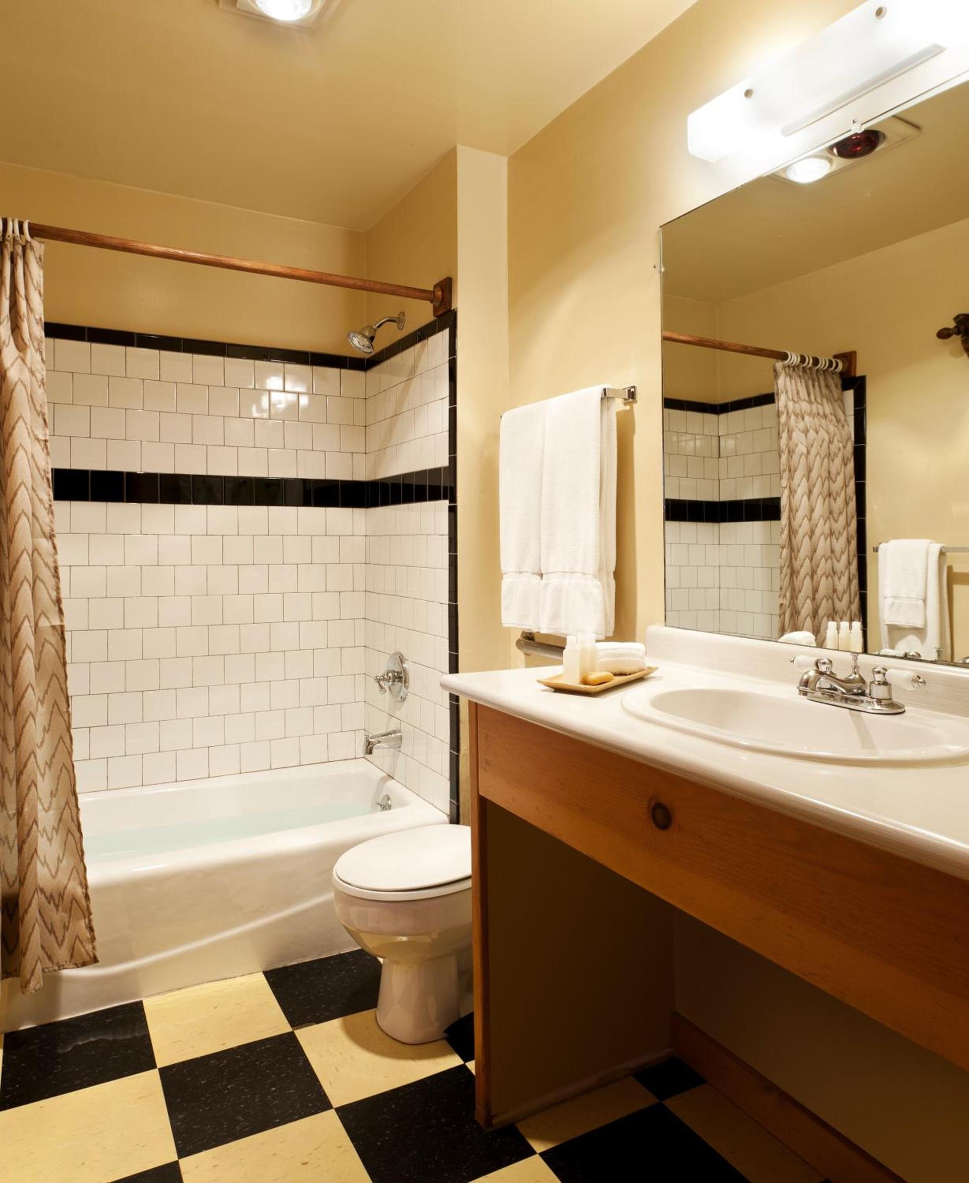 Tamarack Lodge photo 18