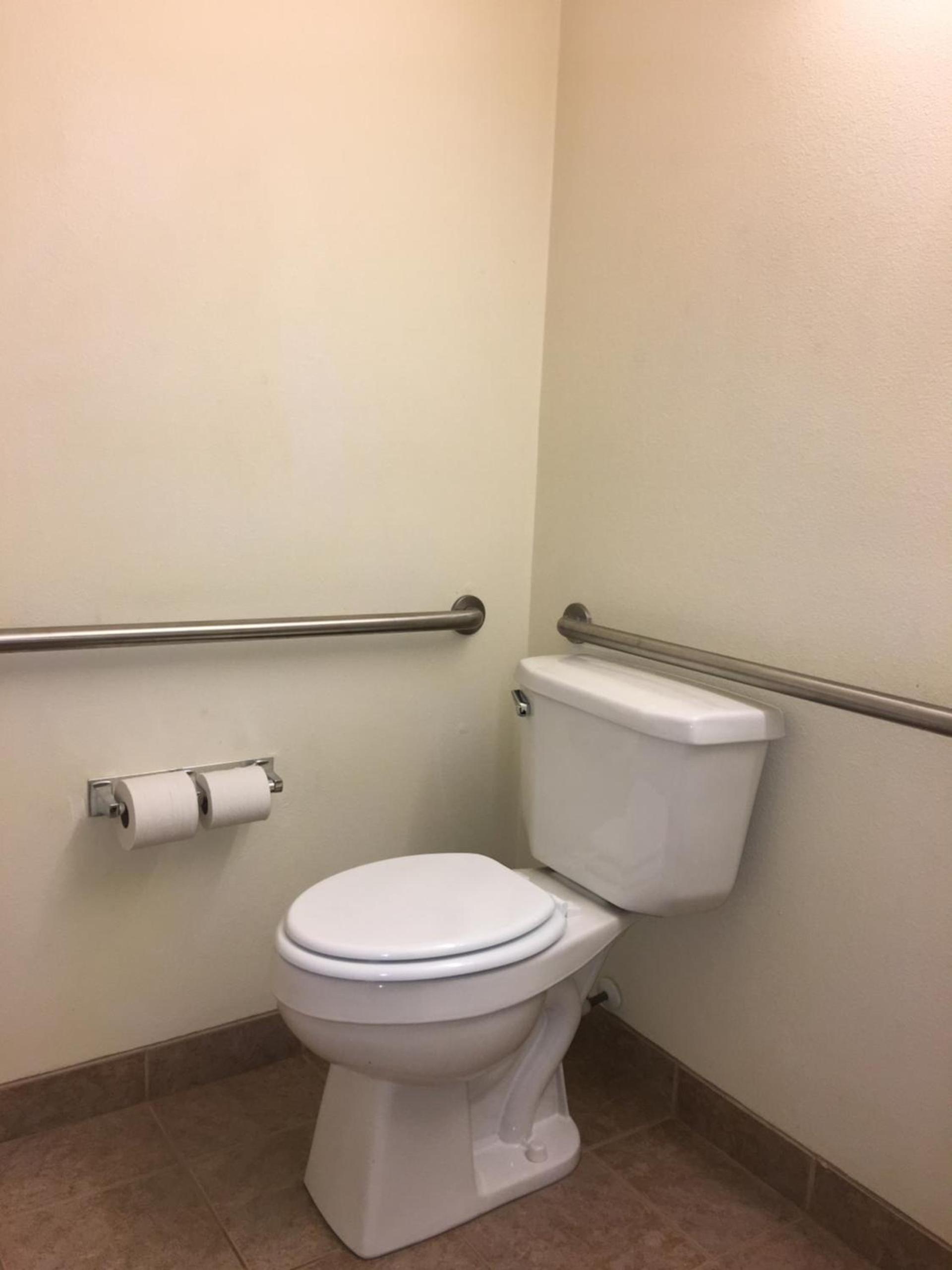 Microtel Inn & Suites by Wyndham Indianapolis Airport photo 9
