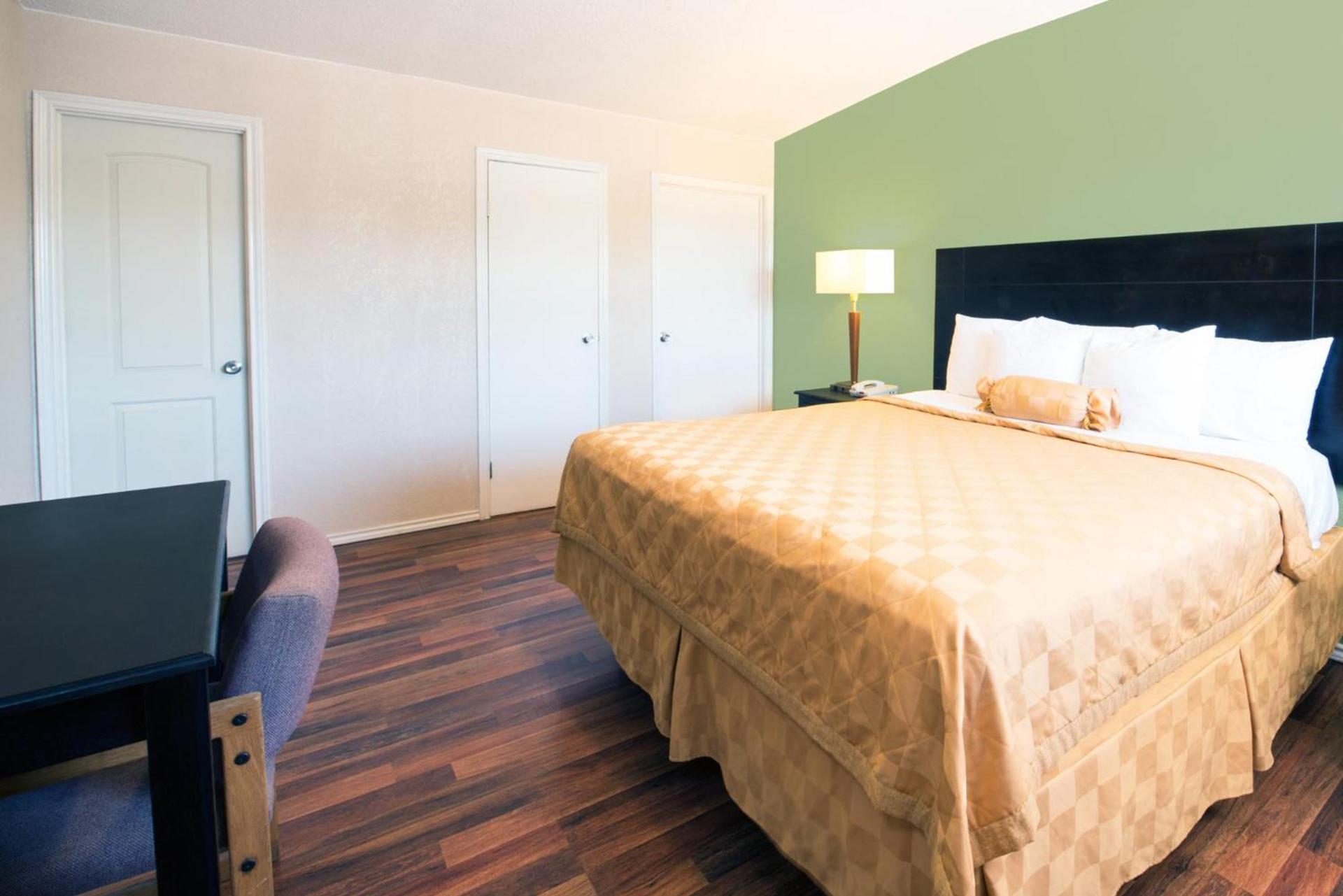 Executive Inn & Kitchenette Suites-Eagle Pass photo 2