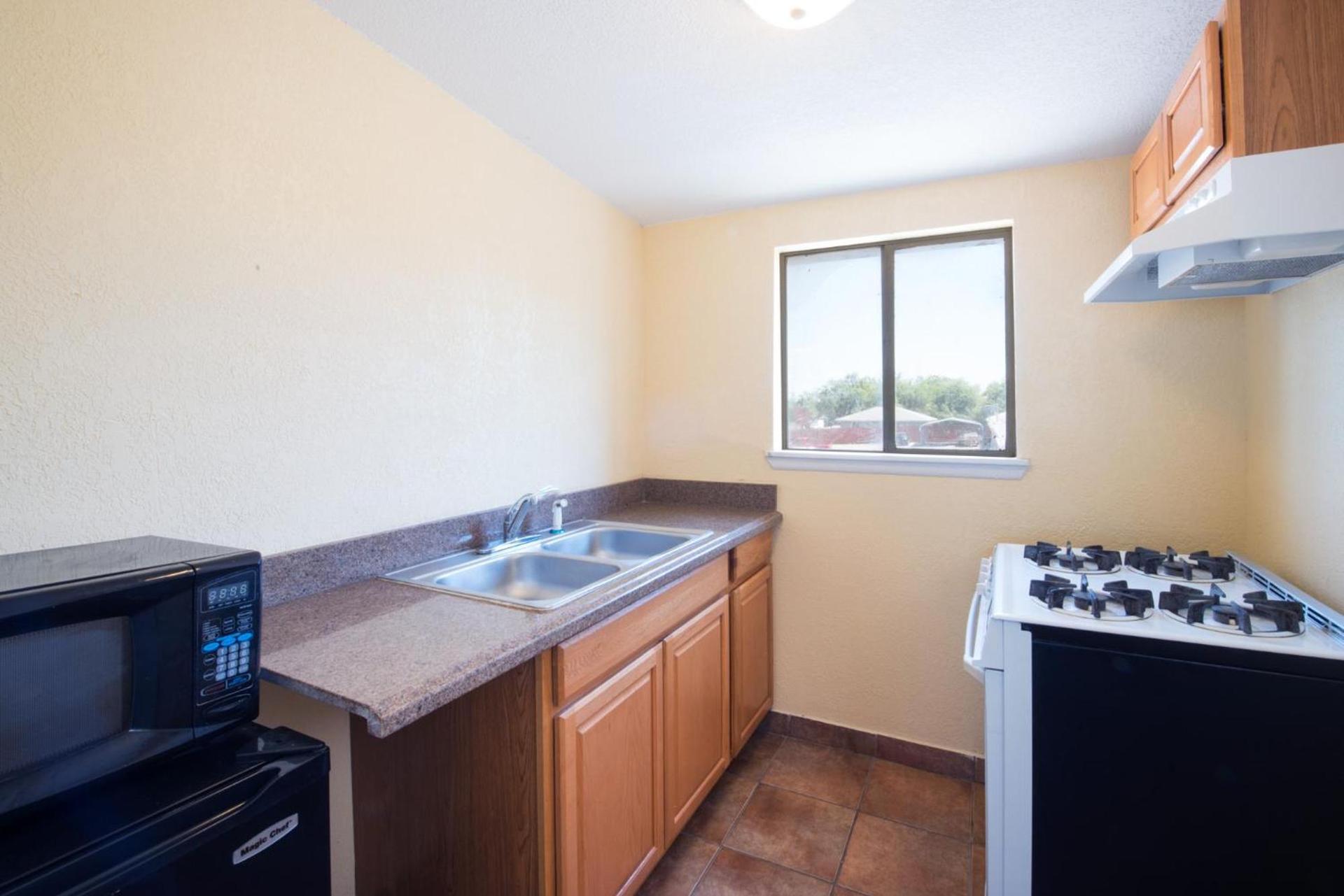 Executive Inn & Kitchenette Suites-Eagle Pass photo 3