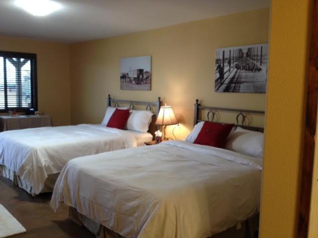 HH Creek Inn photo 9