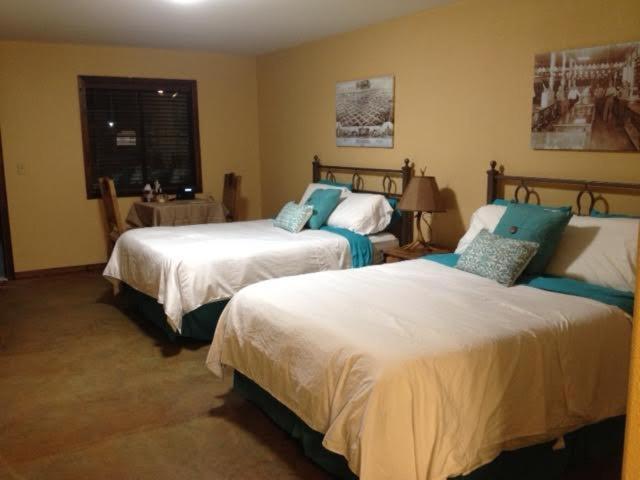 HH Creek Inn photo 8