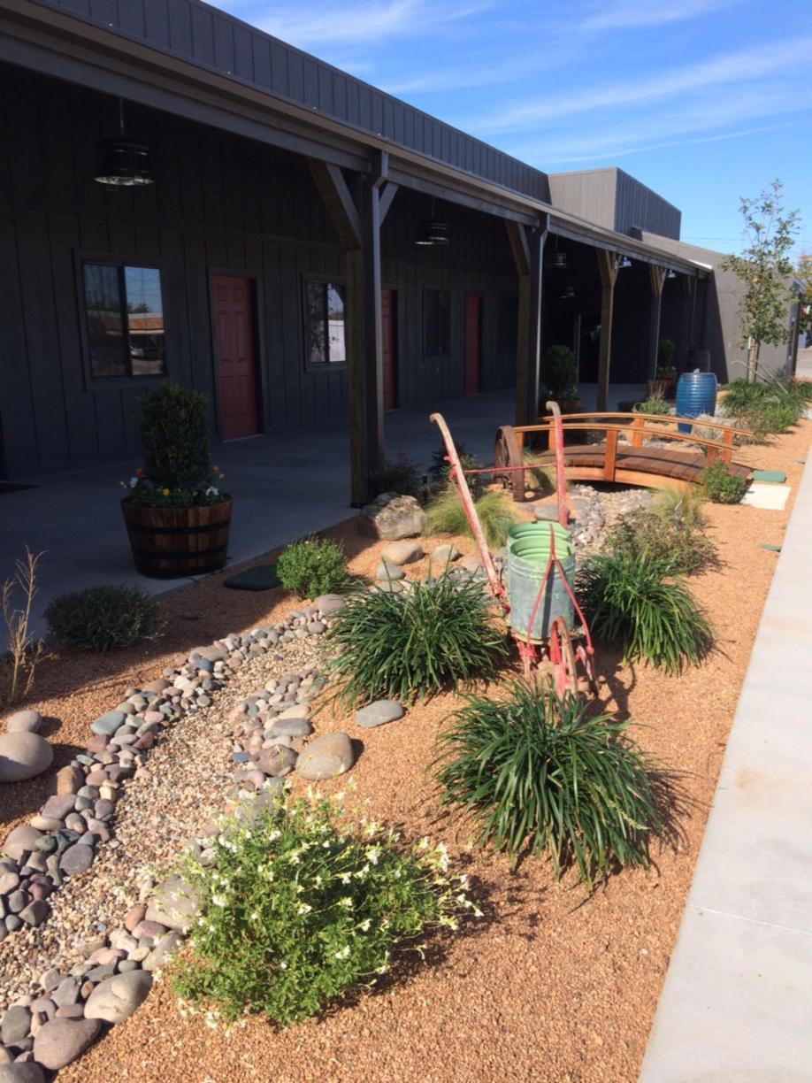 HH Creek Inn photo 1