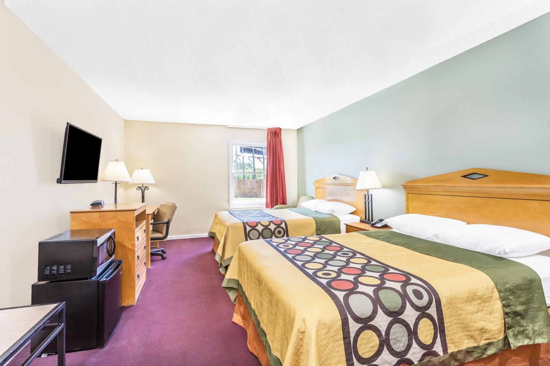 Super 8 by Wyndham Manning photo 25