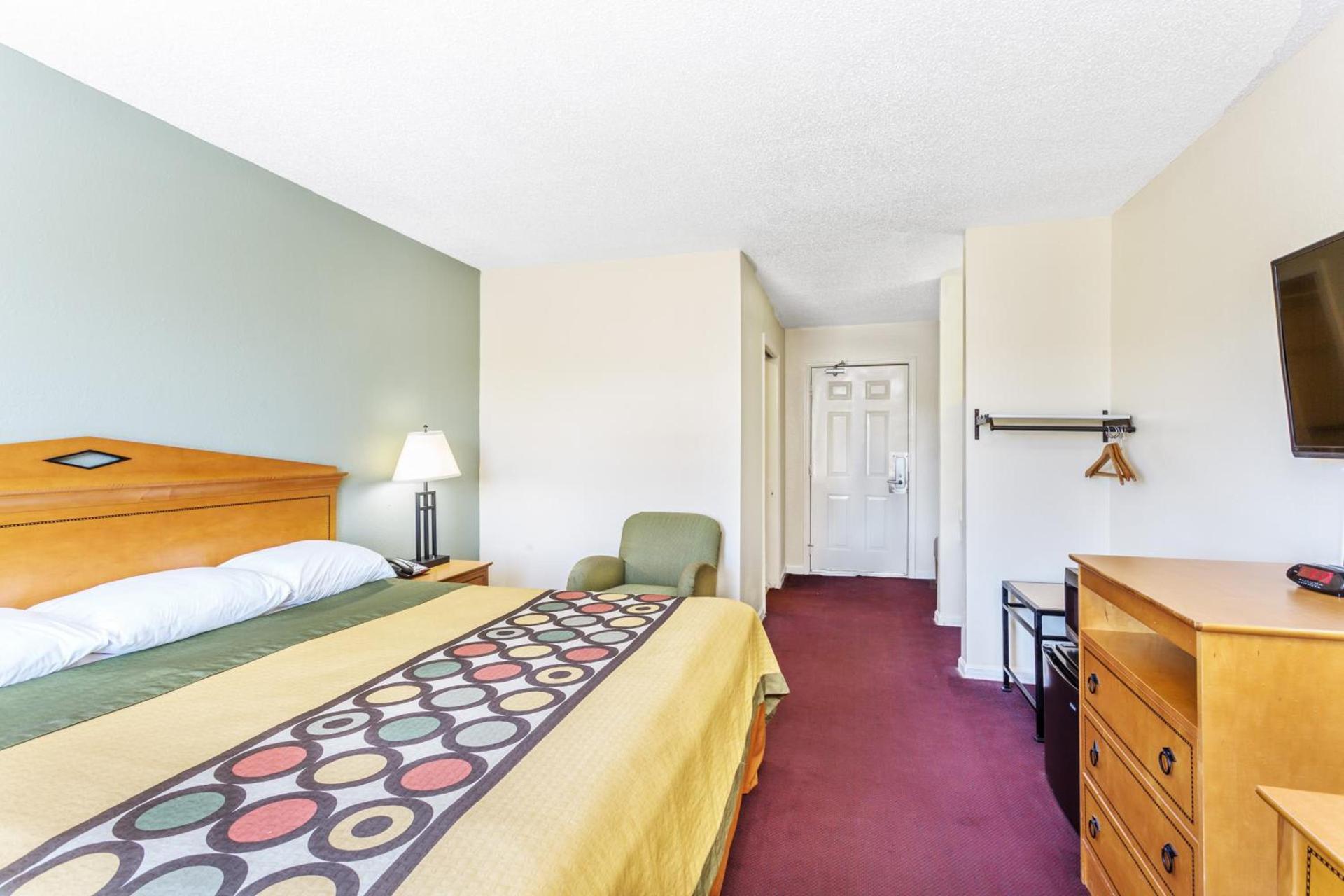 Super 8 by Wyndham Manning photo 27