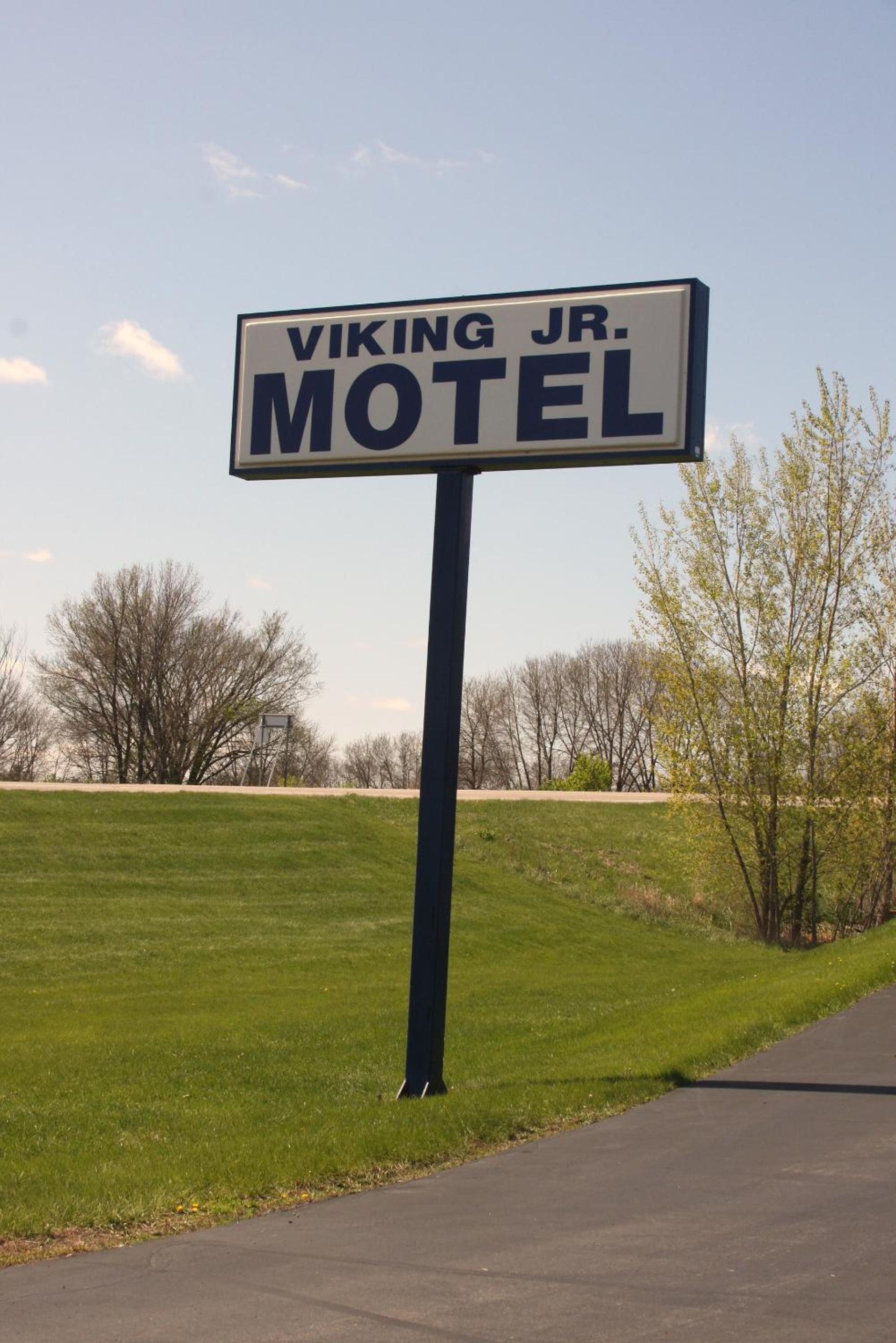Viking Jr. Motel photo 3