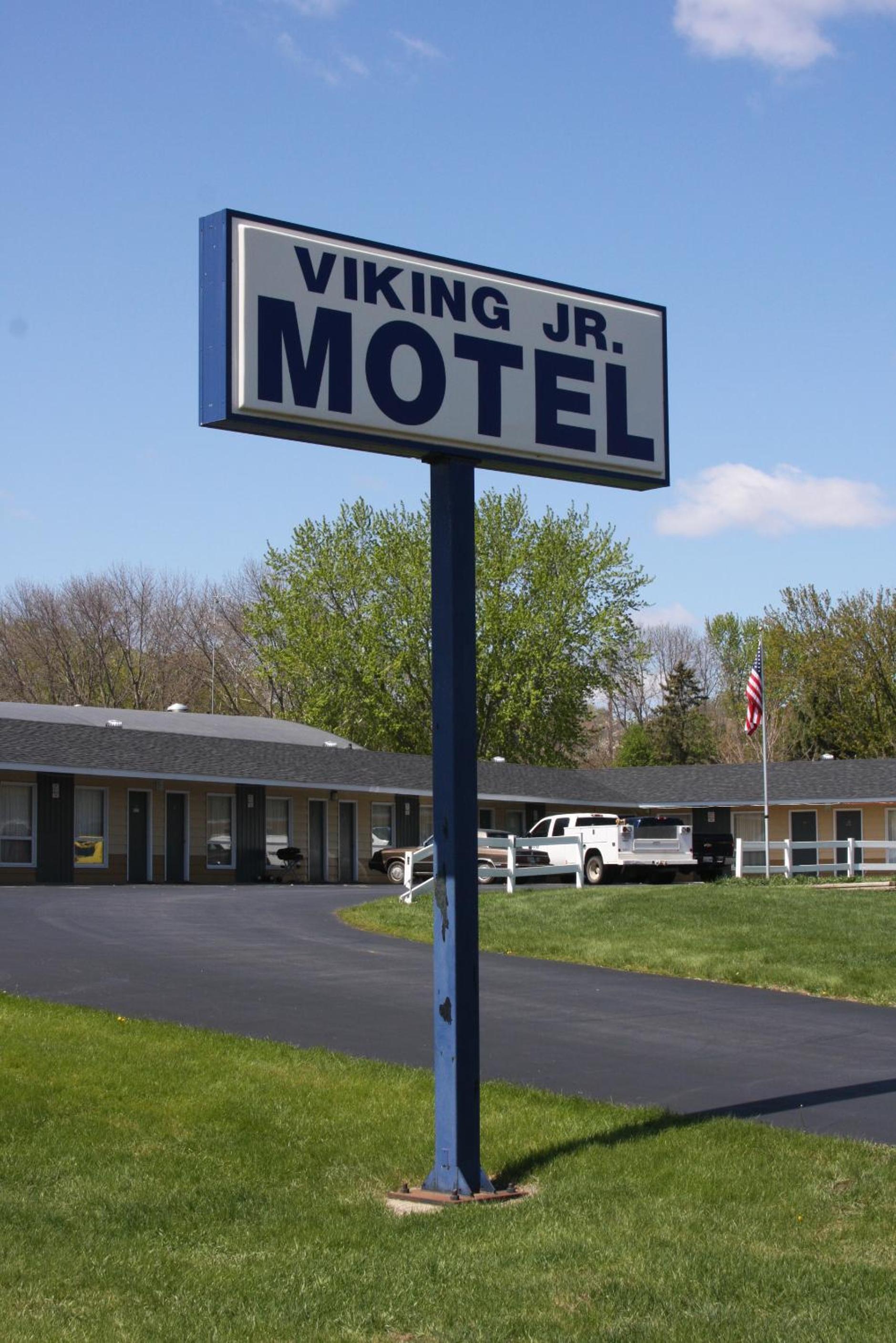 Viking Jr. Motel photo 10