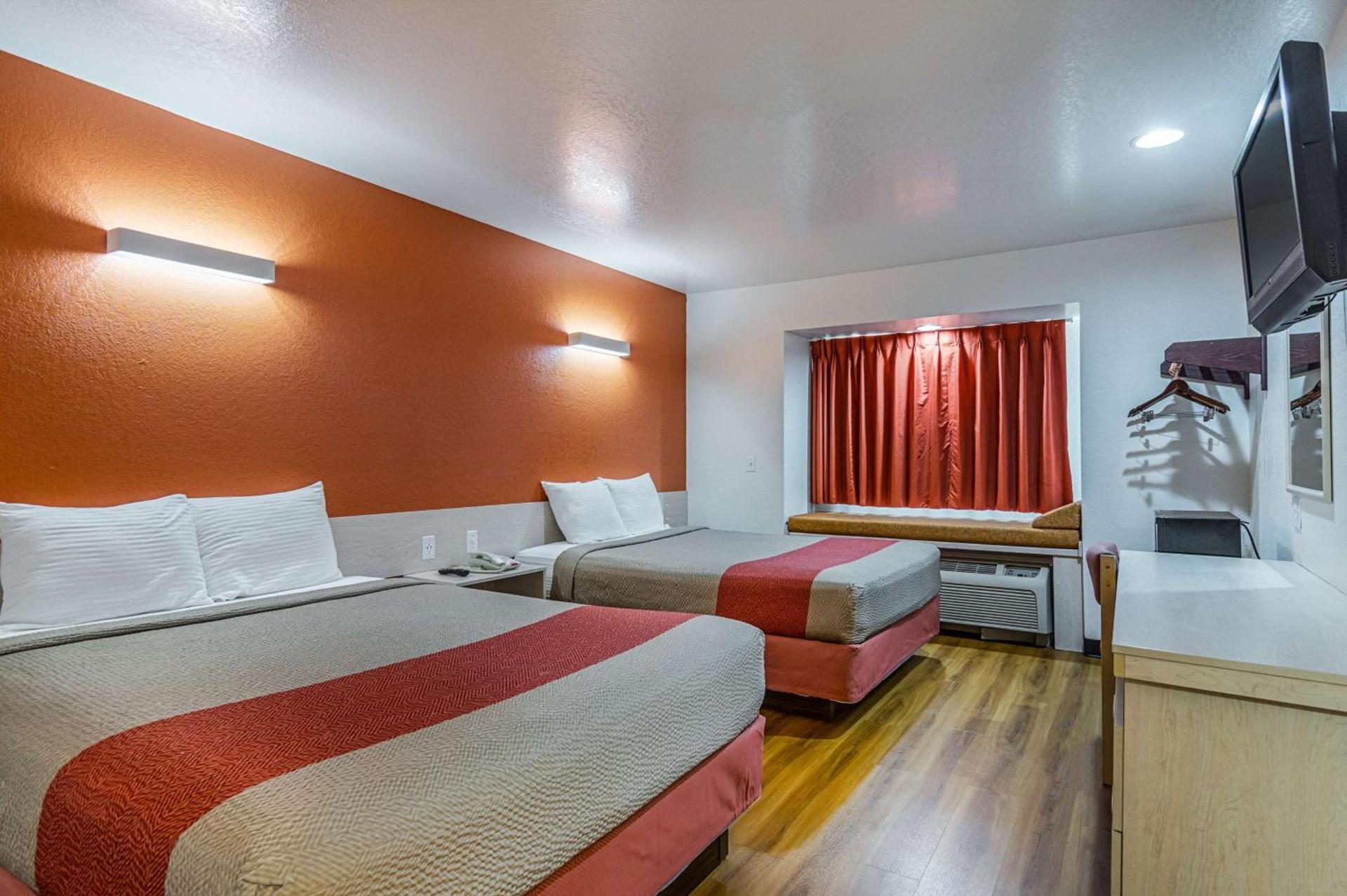 Motel 6-Mcalester, OK photo 11