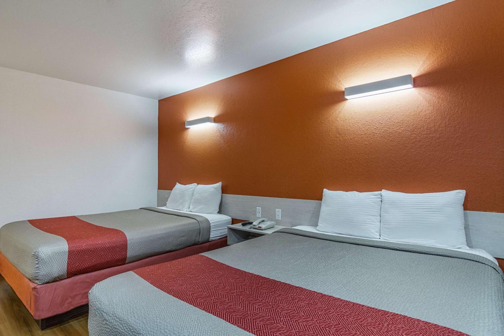 Motel 6-Mcalester, OK photo 13