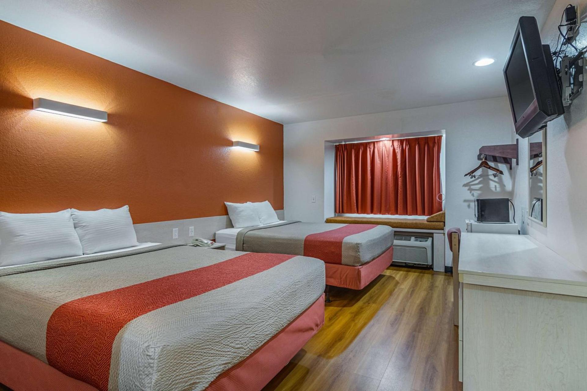 Motel 6-Mcalester, OK photo 14