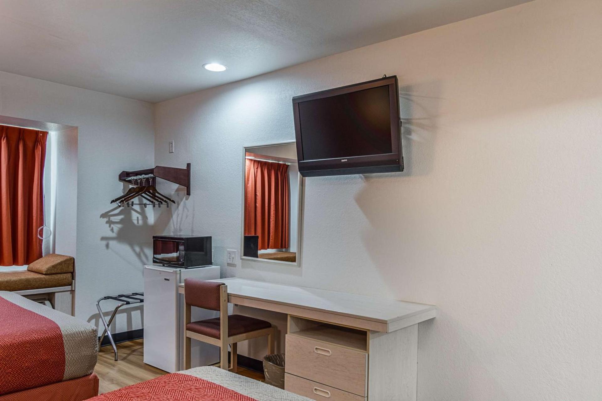 Motel 6-Mcalester, OK photo 4