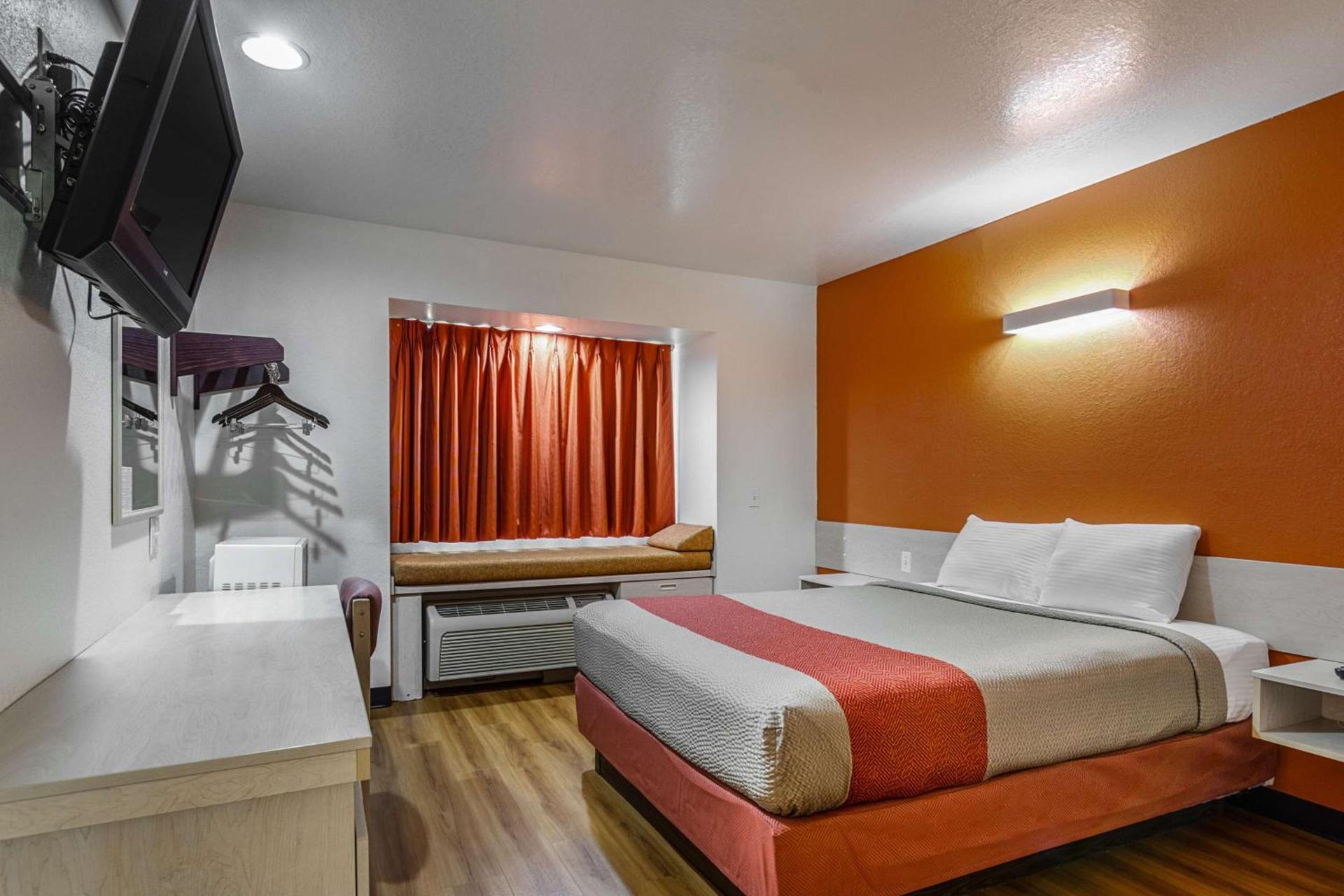 Motel 6-Mcalester, OK photo 5