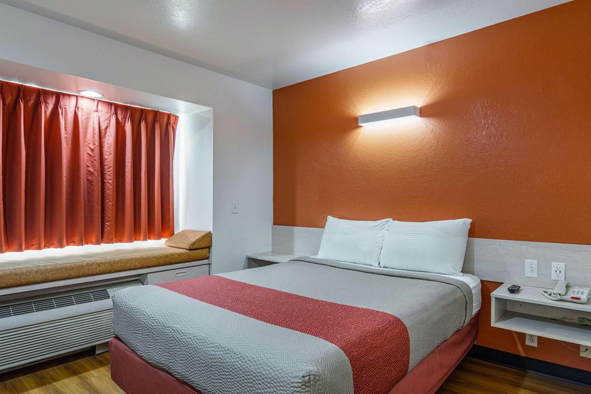 Motel 6-Mcalester, OK photo 8