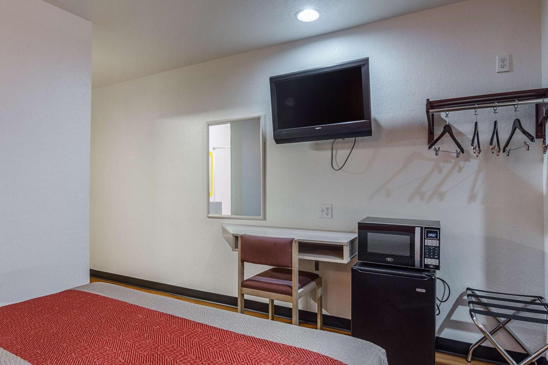 Motel 6-Mcalester, OK photo 9