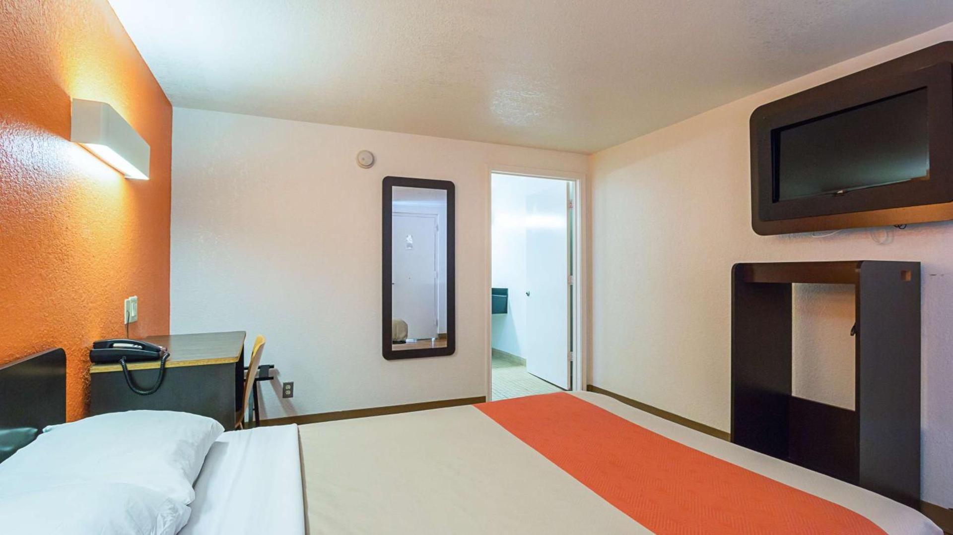 Motel 6-Round Rock, TX photo 25