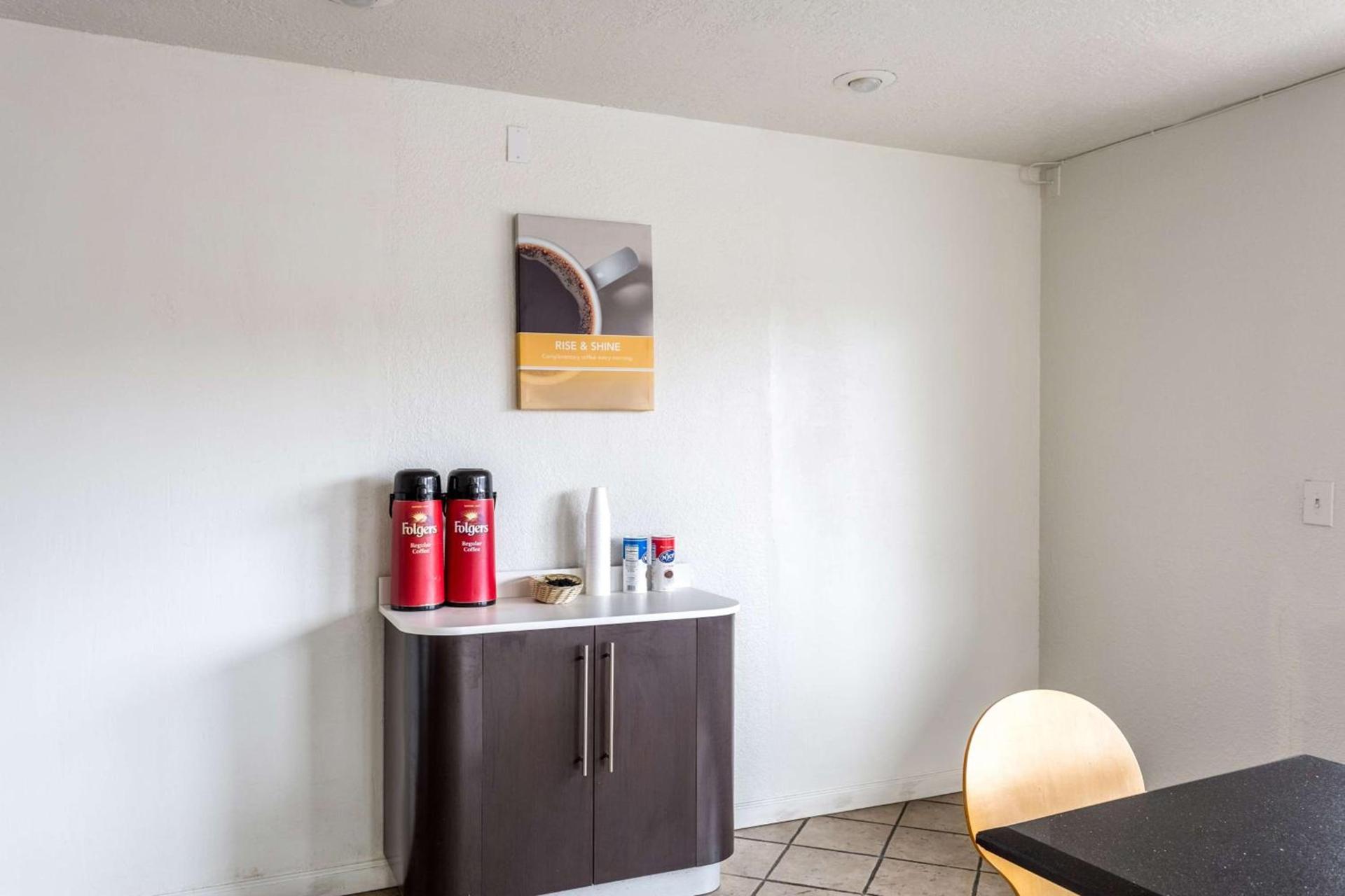 Motel 6 Albuquerque Northeast photo 19