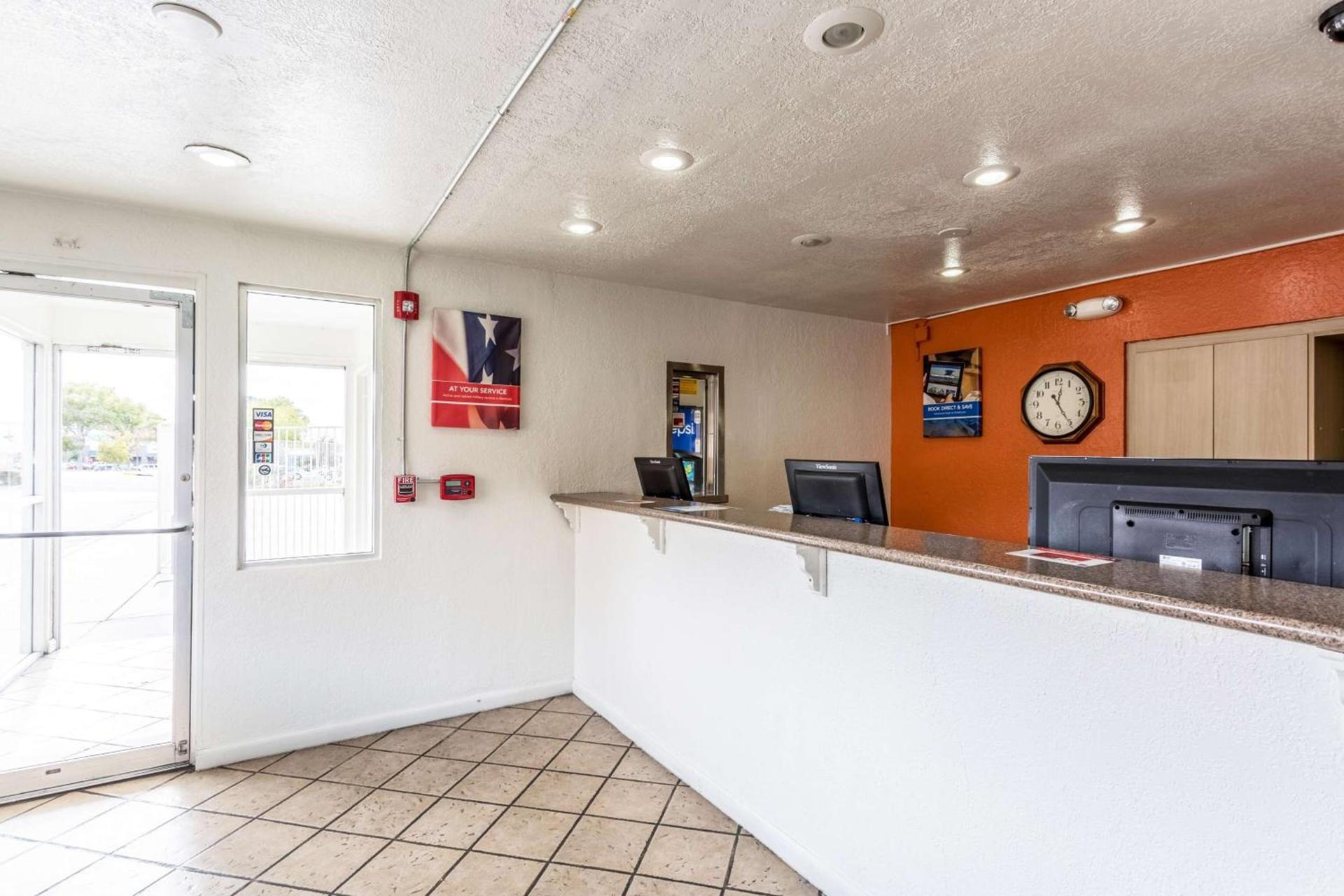 Motel 6 Albuquerque Northeast photo 22