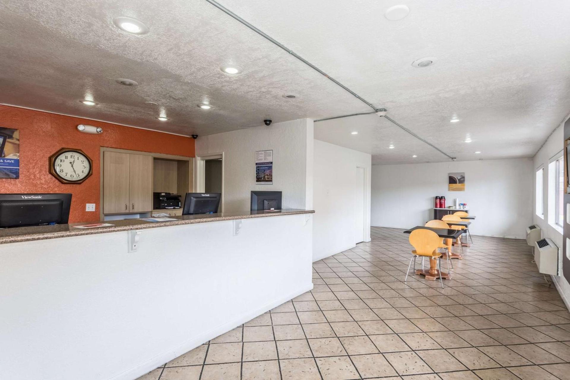 Motel 6 Albuquerque Northeast photo 24