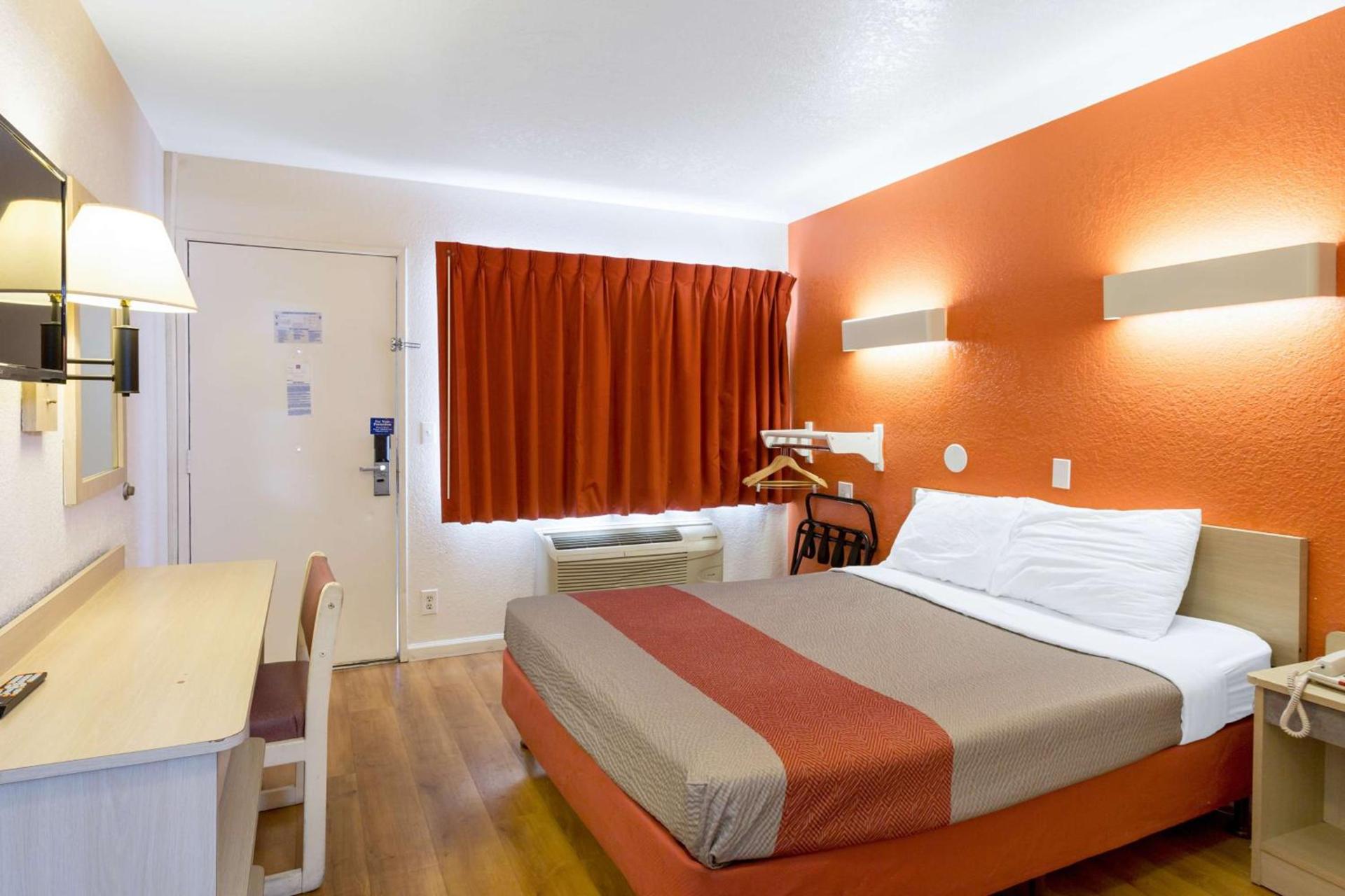 Motel 6 Albuquerque Northeast photo 8