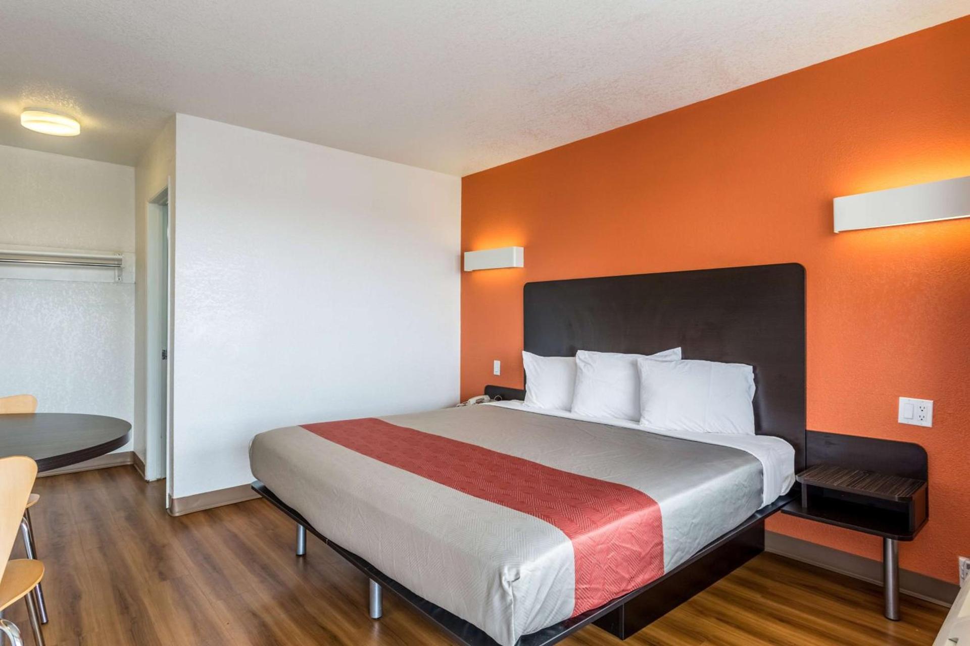Motel 6 Albuquerque Northeast photo 9