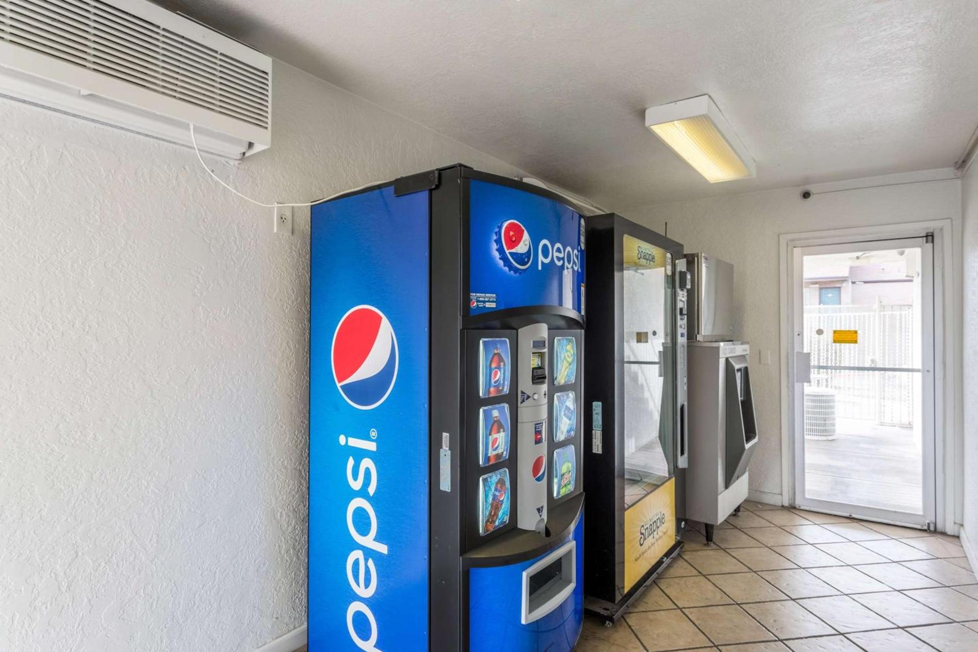 Motel 6 Albuquerque Northeast photo 27