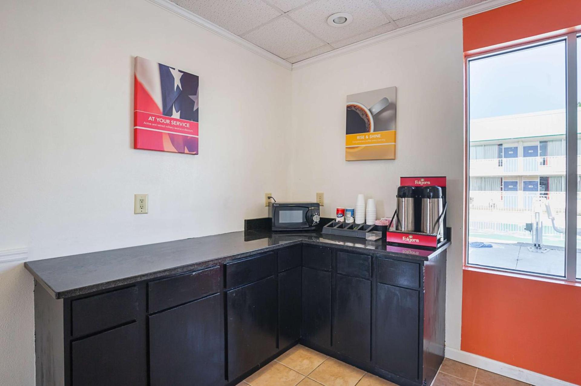Motel 6-Tifton, GA photo 16