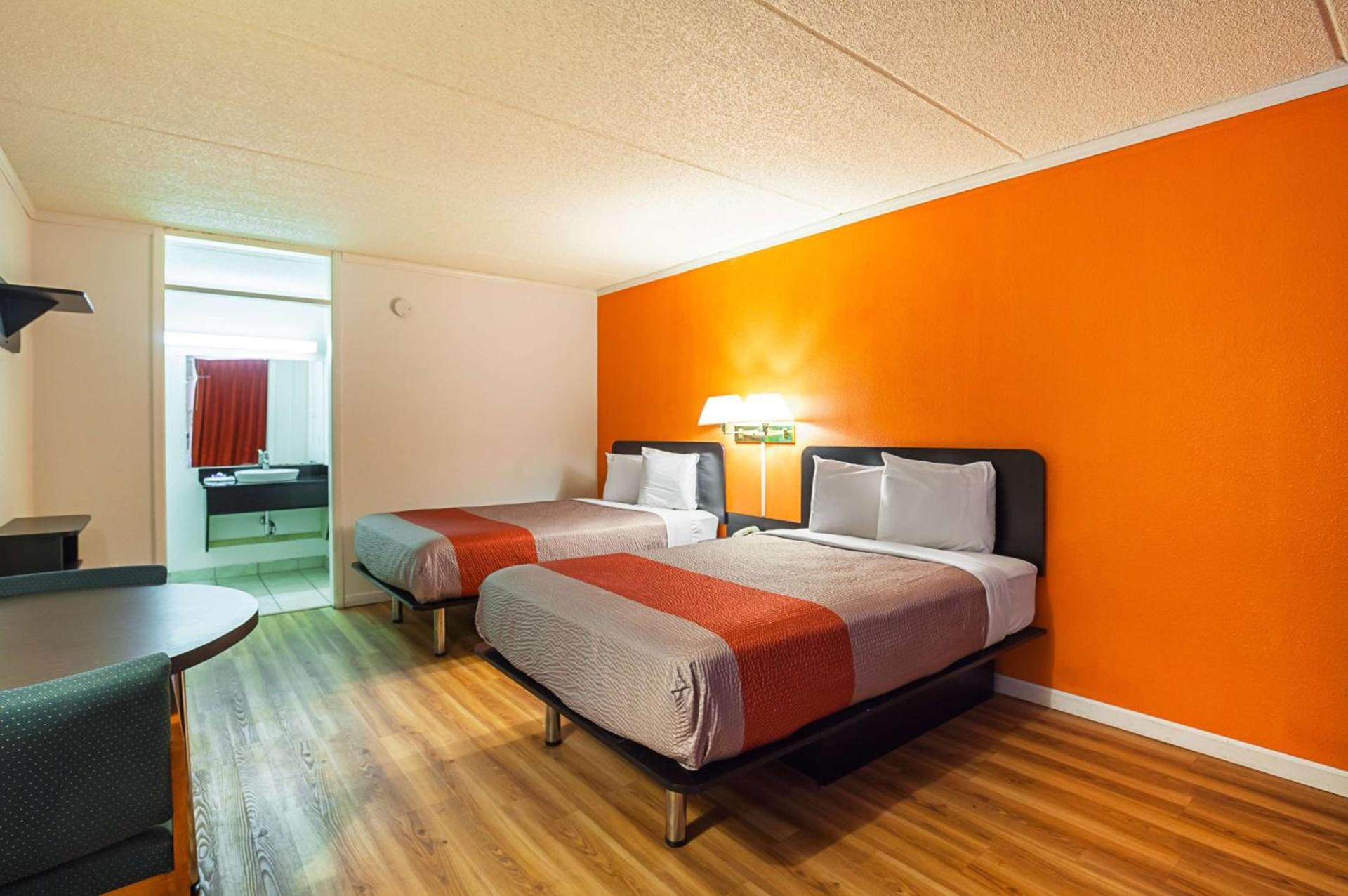 Motel 6-Tifton, GA photo 36