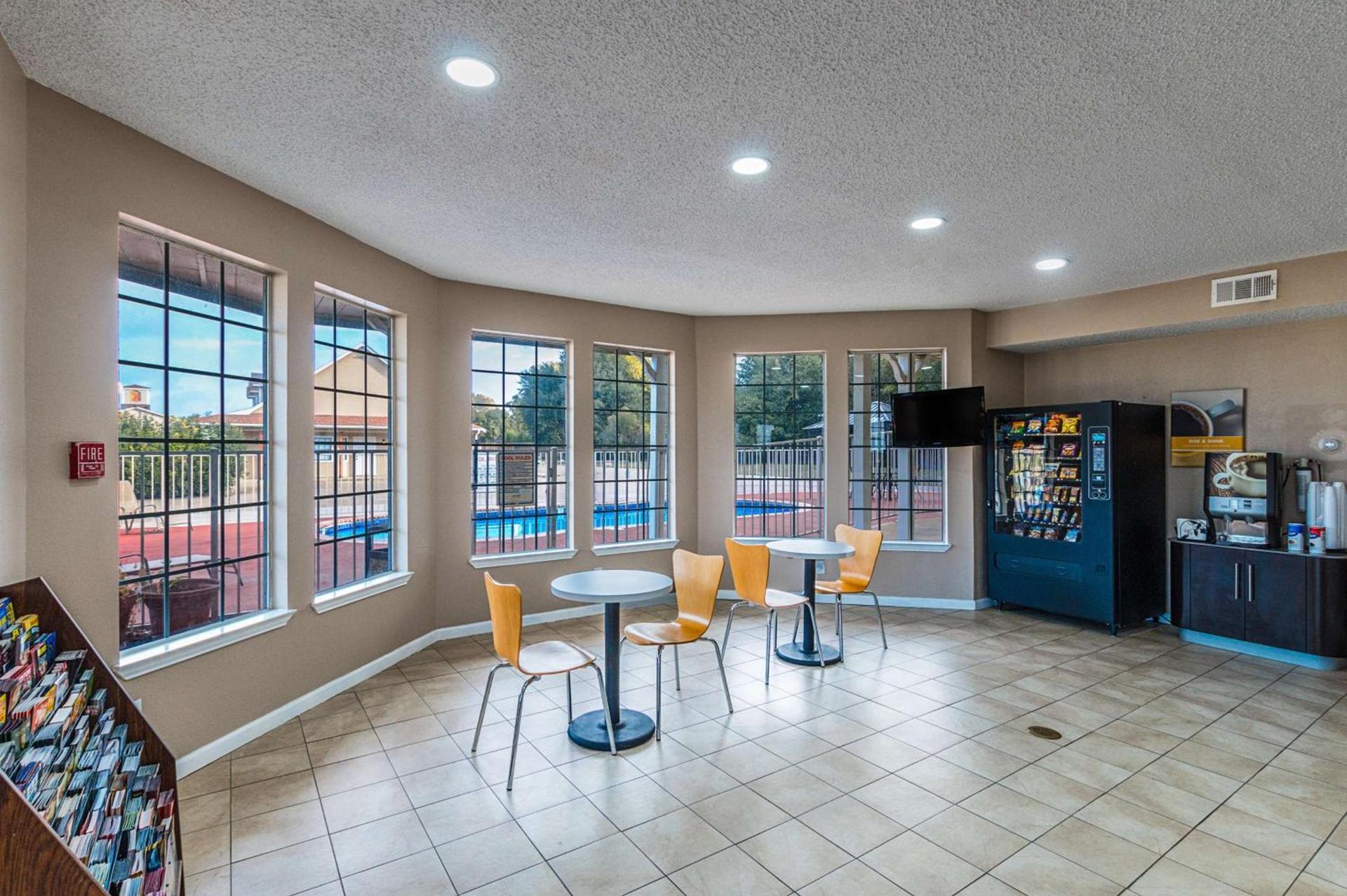 Motel 6-Waxahachie, TX photo 23