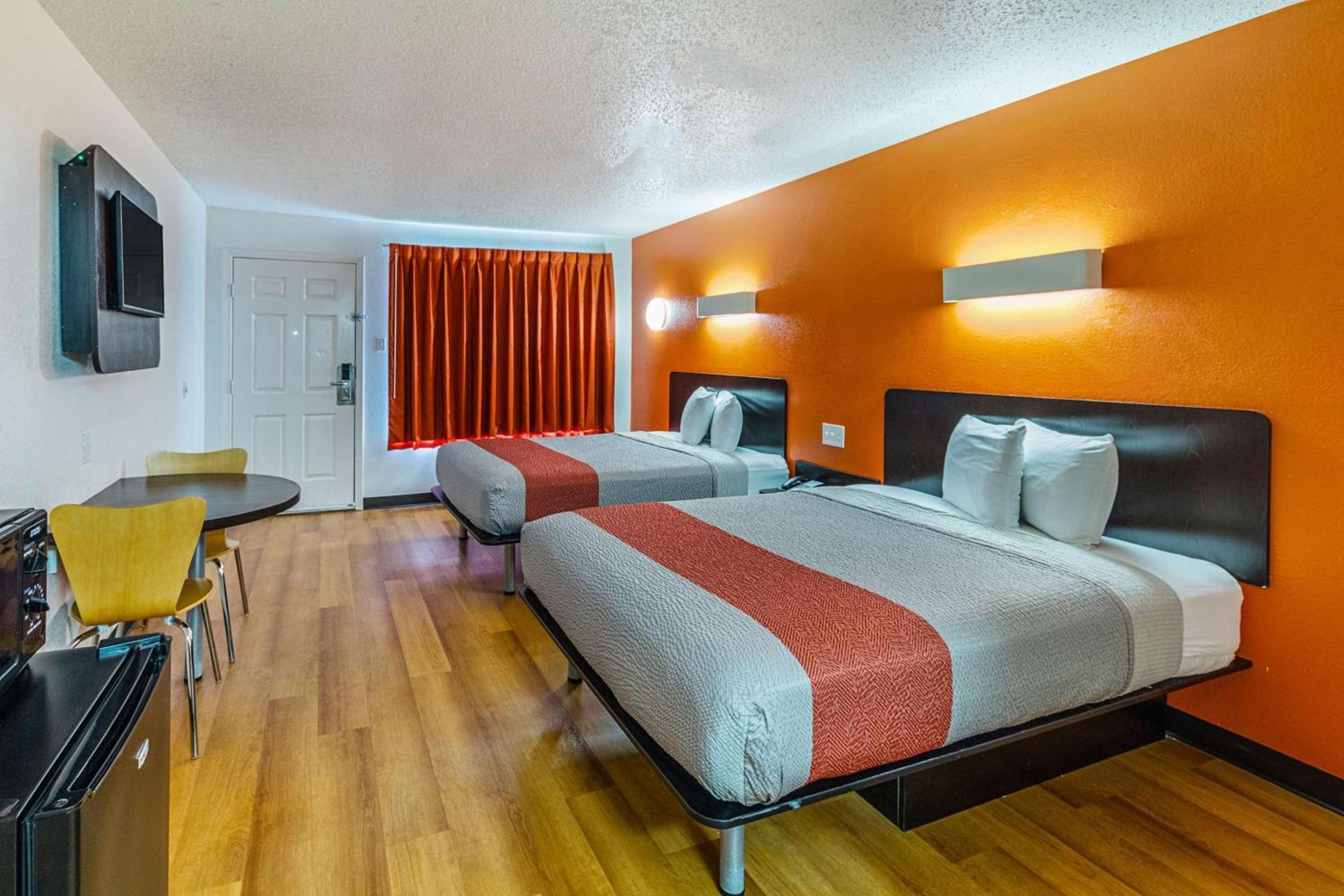 Motel 6-Waxahachie, TX photo 14