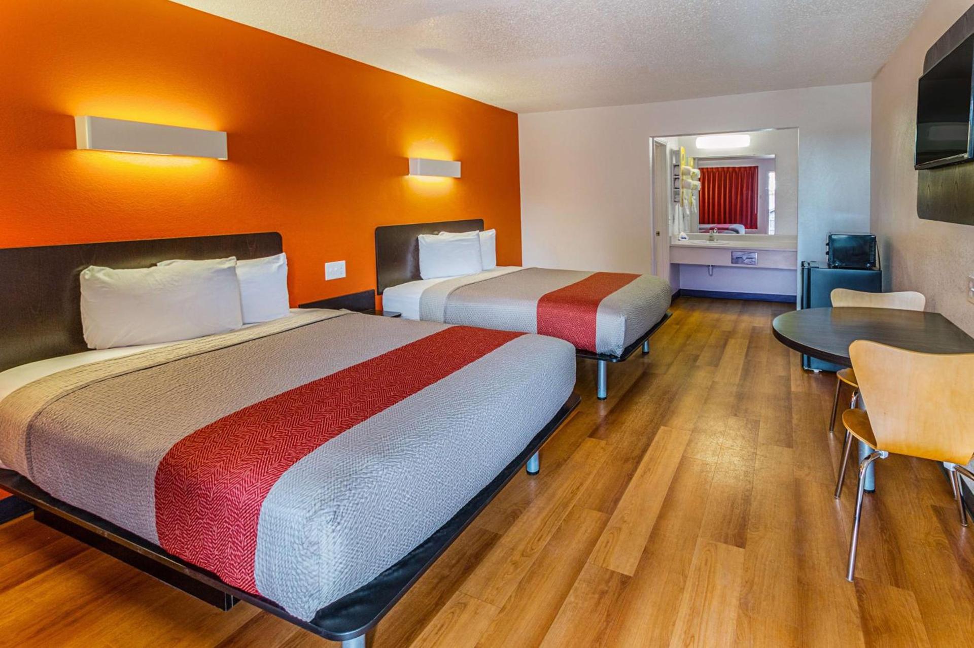 Motel 6-Waxahachie, TX photo 15