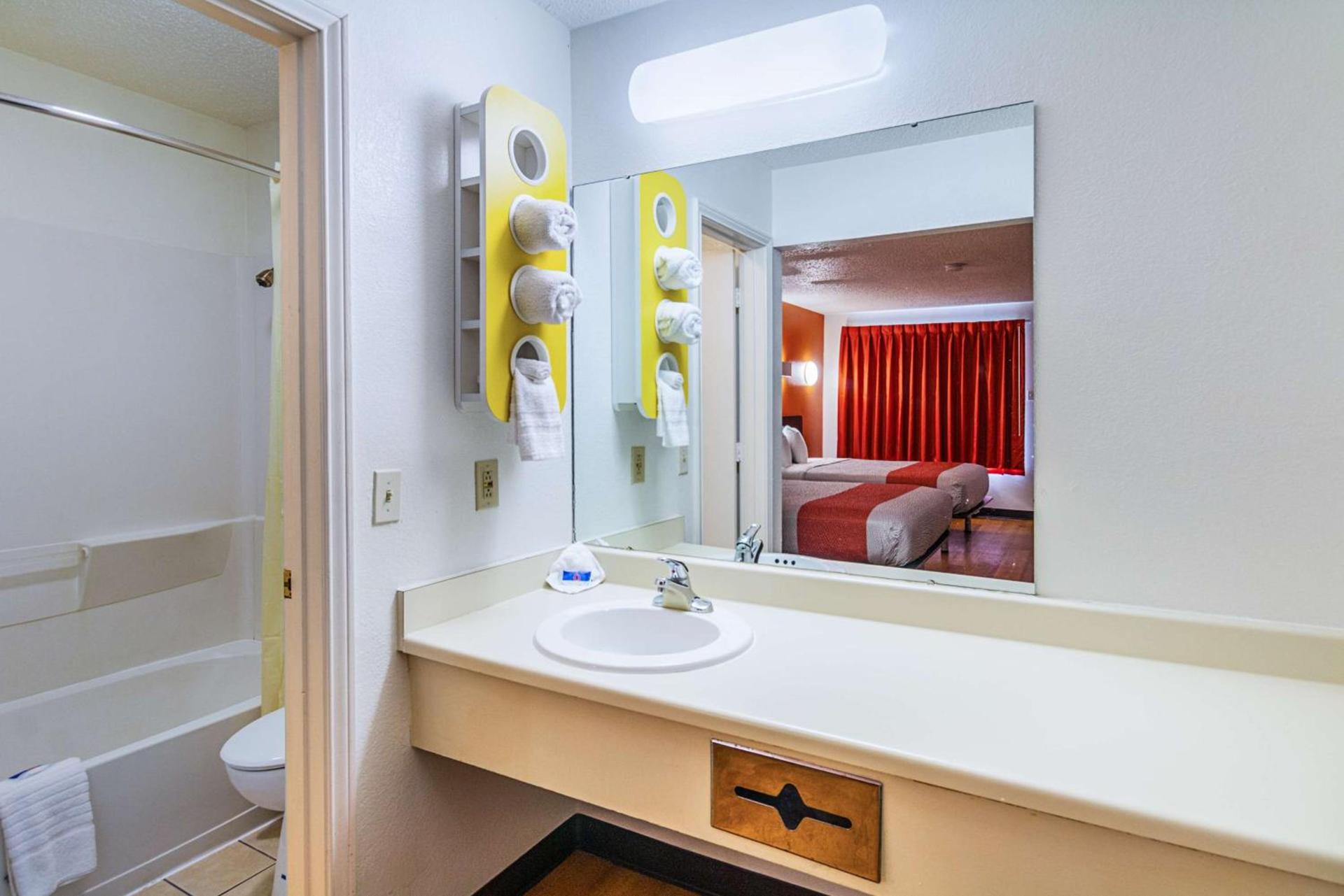 Motel 6-Waxahachie, TX photo 21