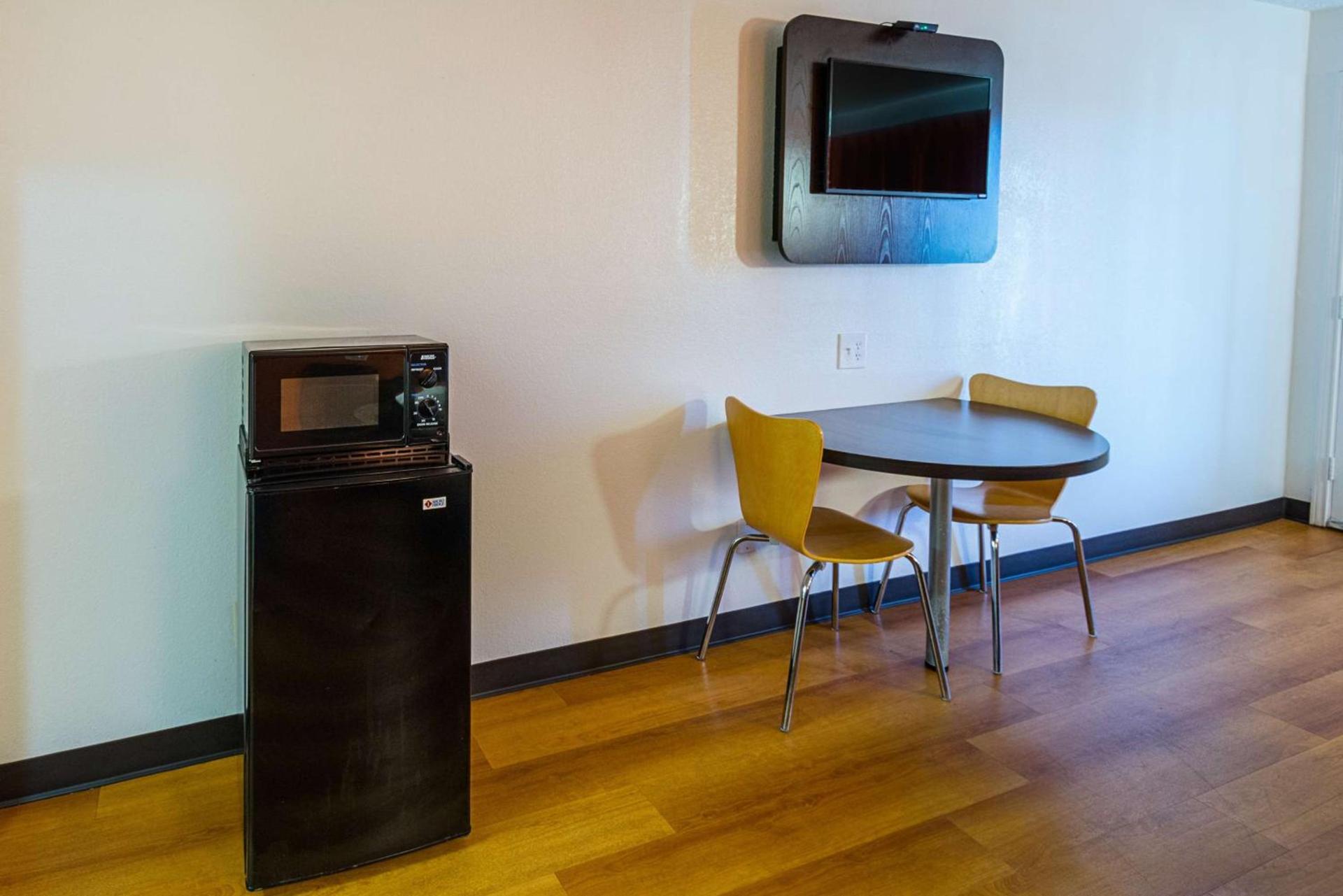 Motel 6-Waxahachie, TX photo 19