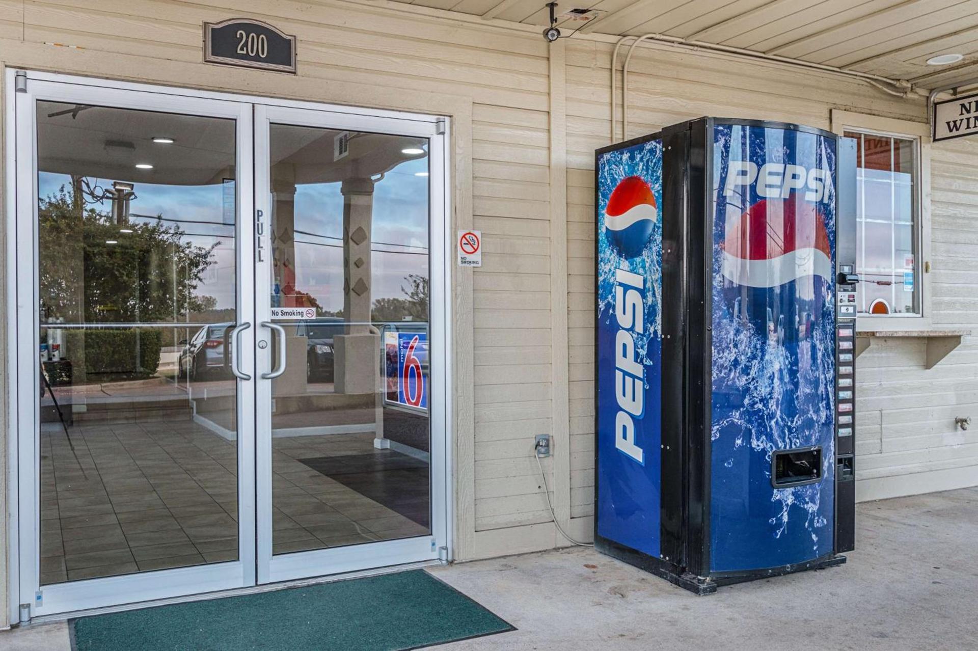 Motel 6-Waxahachie, TX photo 30