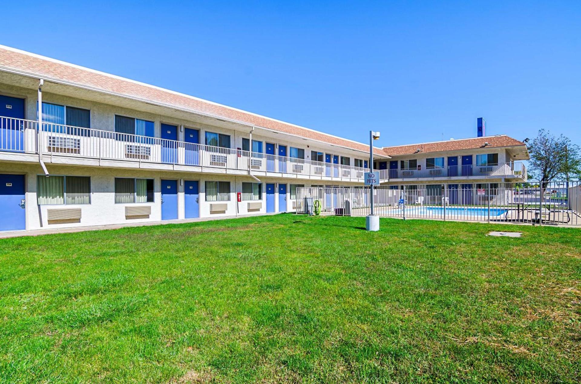 Motel 6-Mitchell, SD photo 3