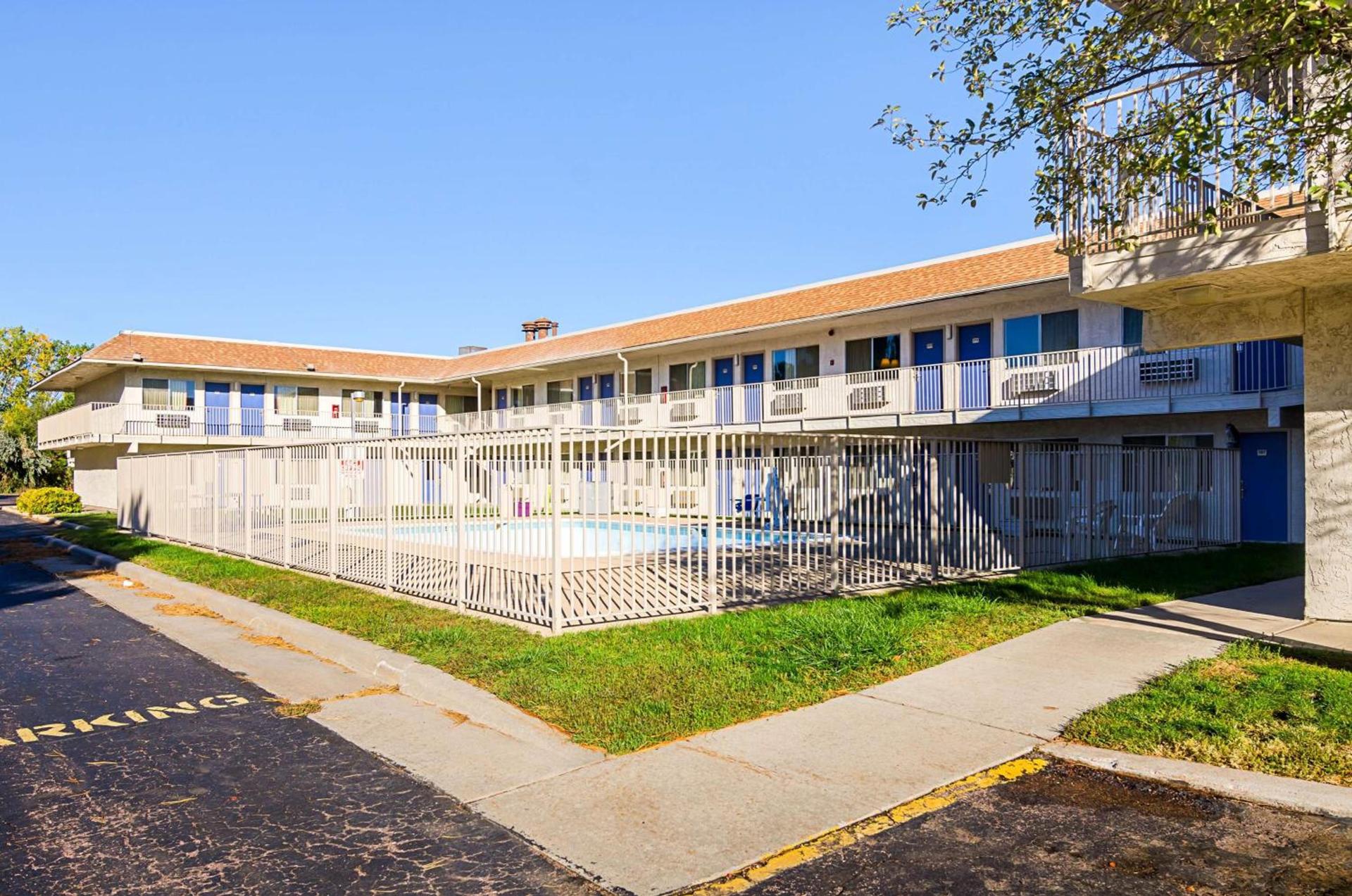 Motel 6-Mitchell, SD photo 5