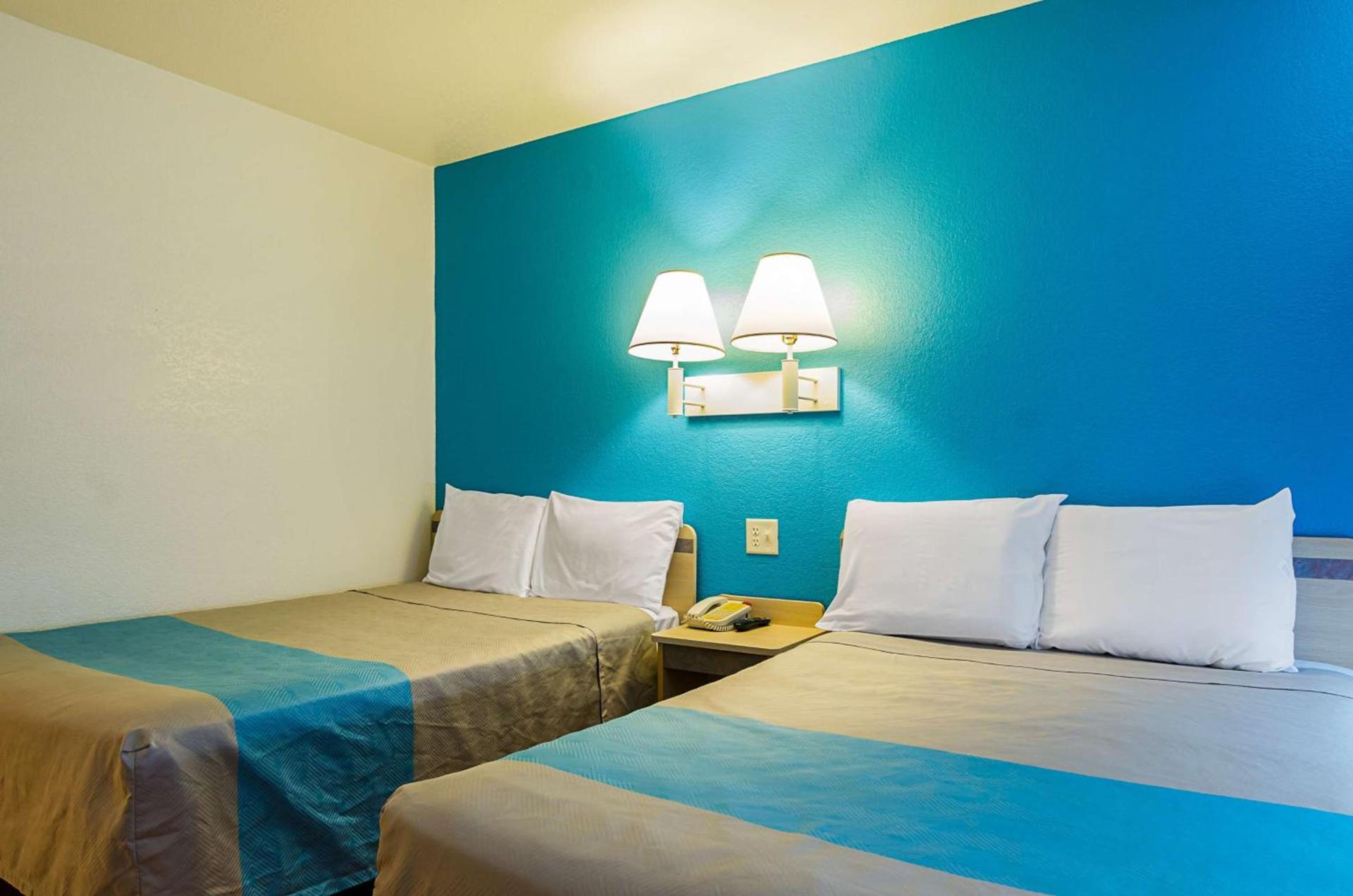 Motel 6-Mitchell, SD photo 6
