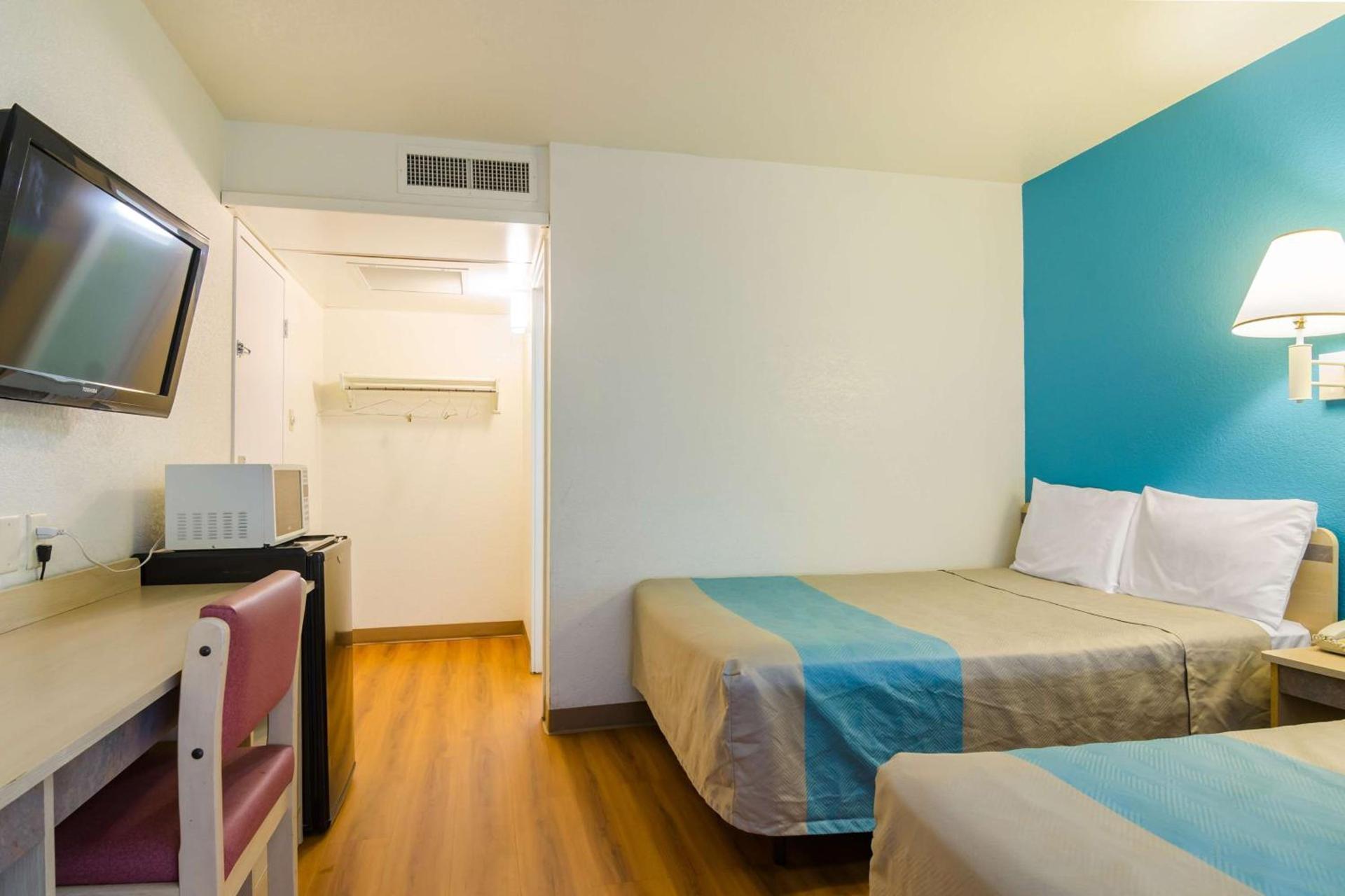 Motel 6-Mitchell, SD photo 7