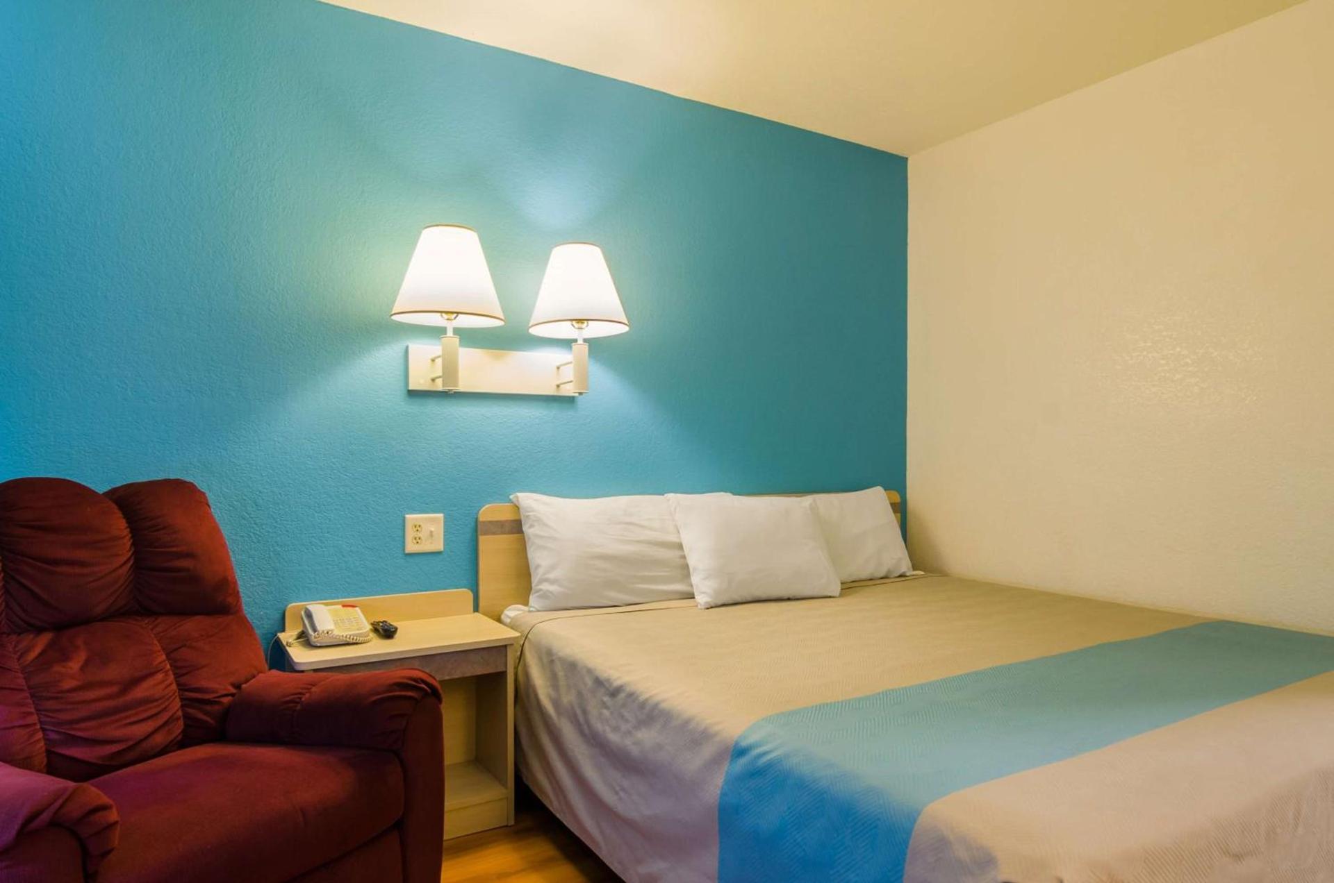 Motel 6-Mitchell, SD photo 16