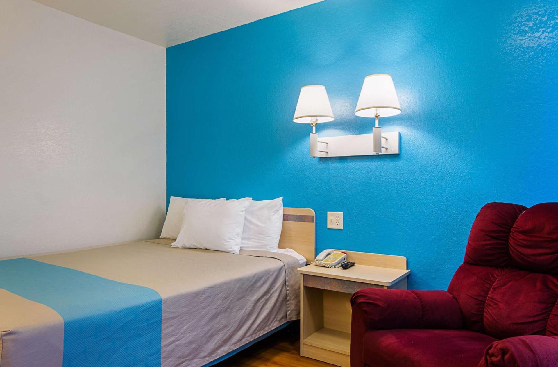 Motel 6-Mitchell, SD photo 15