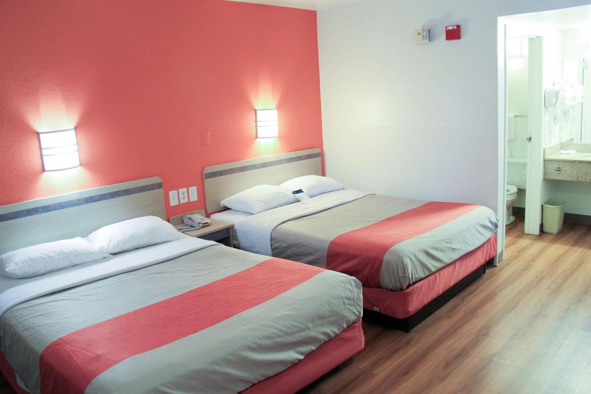Motel 6-Enfield, CT - Hartford photo 4