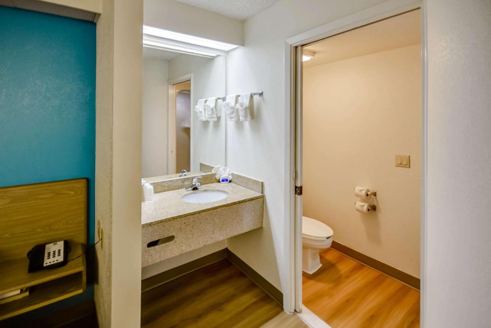 Motel 6-Katy, TX - Houston photo 16
