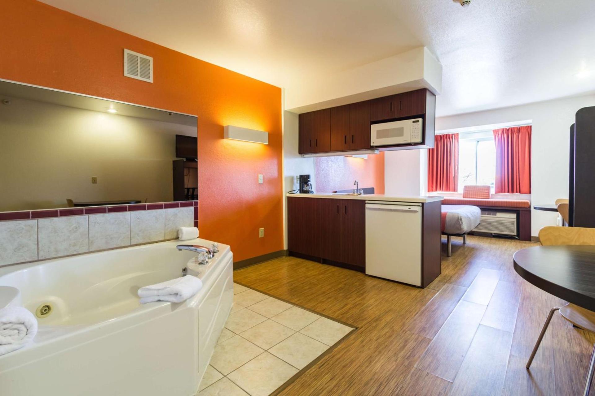 Motel 6-Huron, OH - Sandusky photo 10