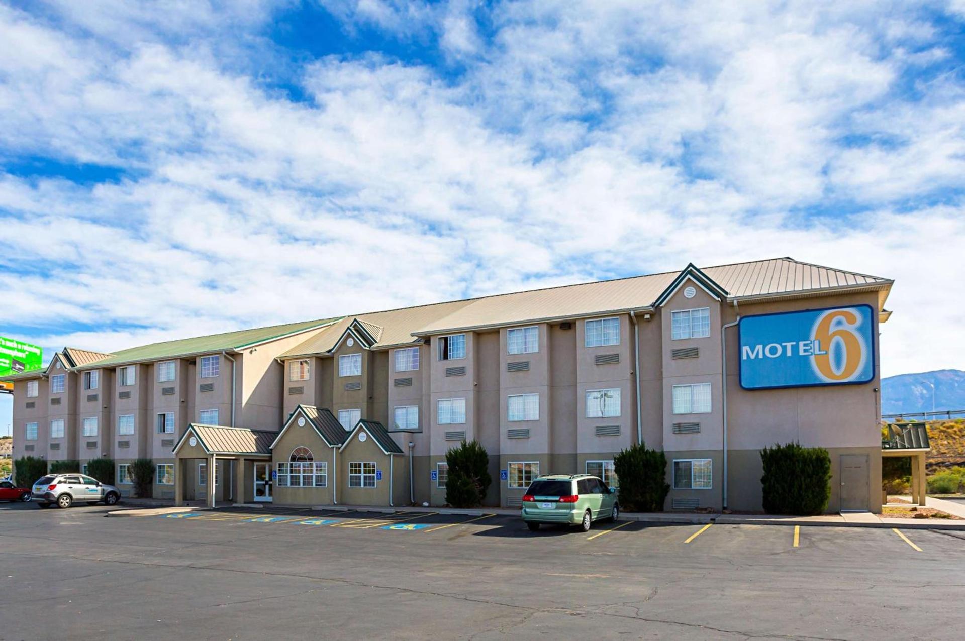 Motel 6-Bernalillo, NM — hotel in Bernalillo