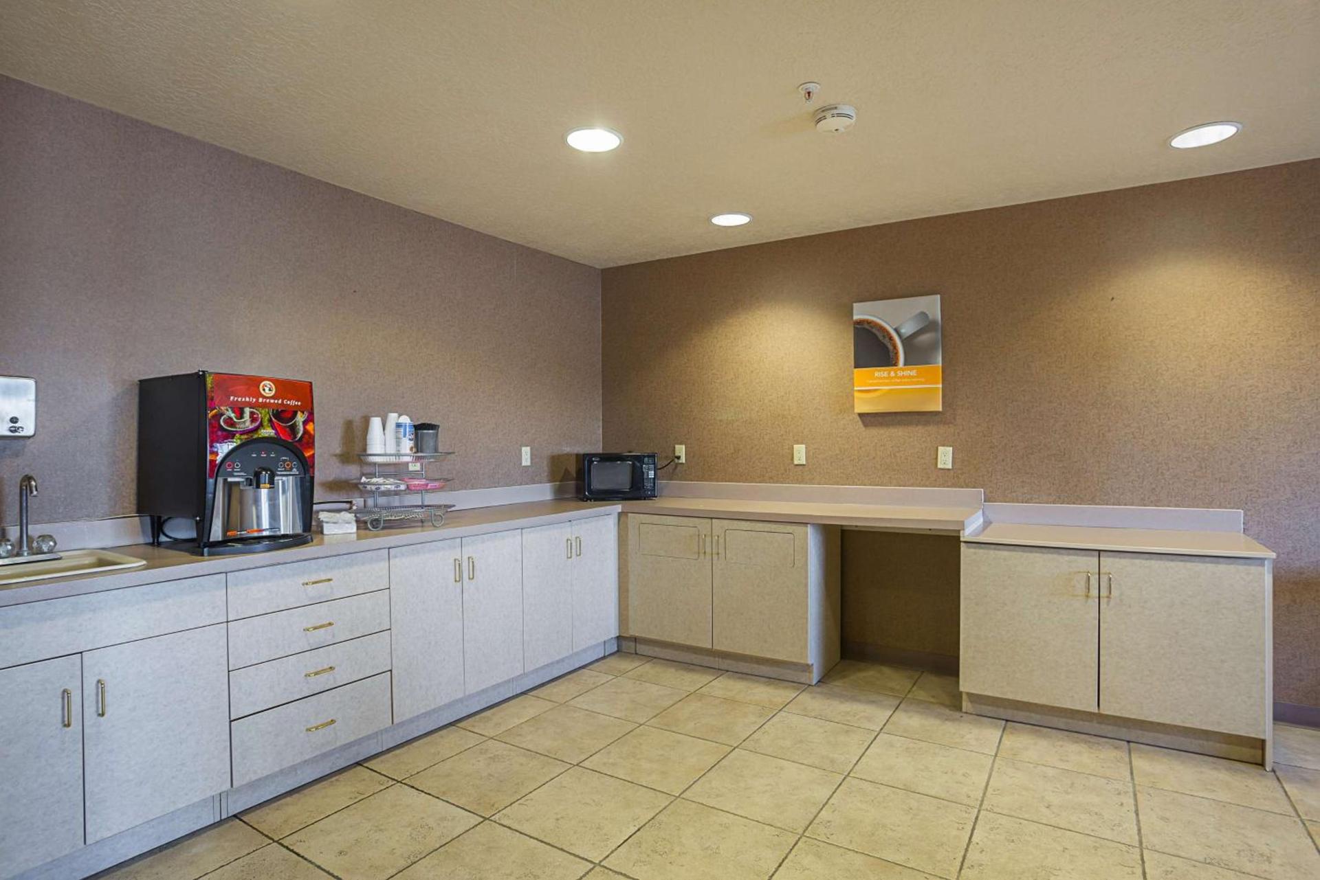 Motel 6-Bernalillo, NM photo 12