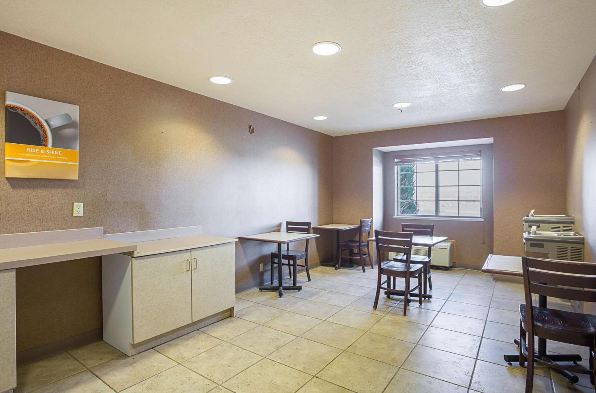 Motel 6-Bernalillo, NM photo 40