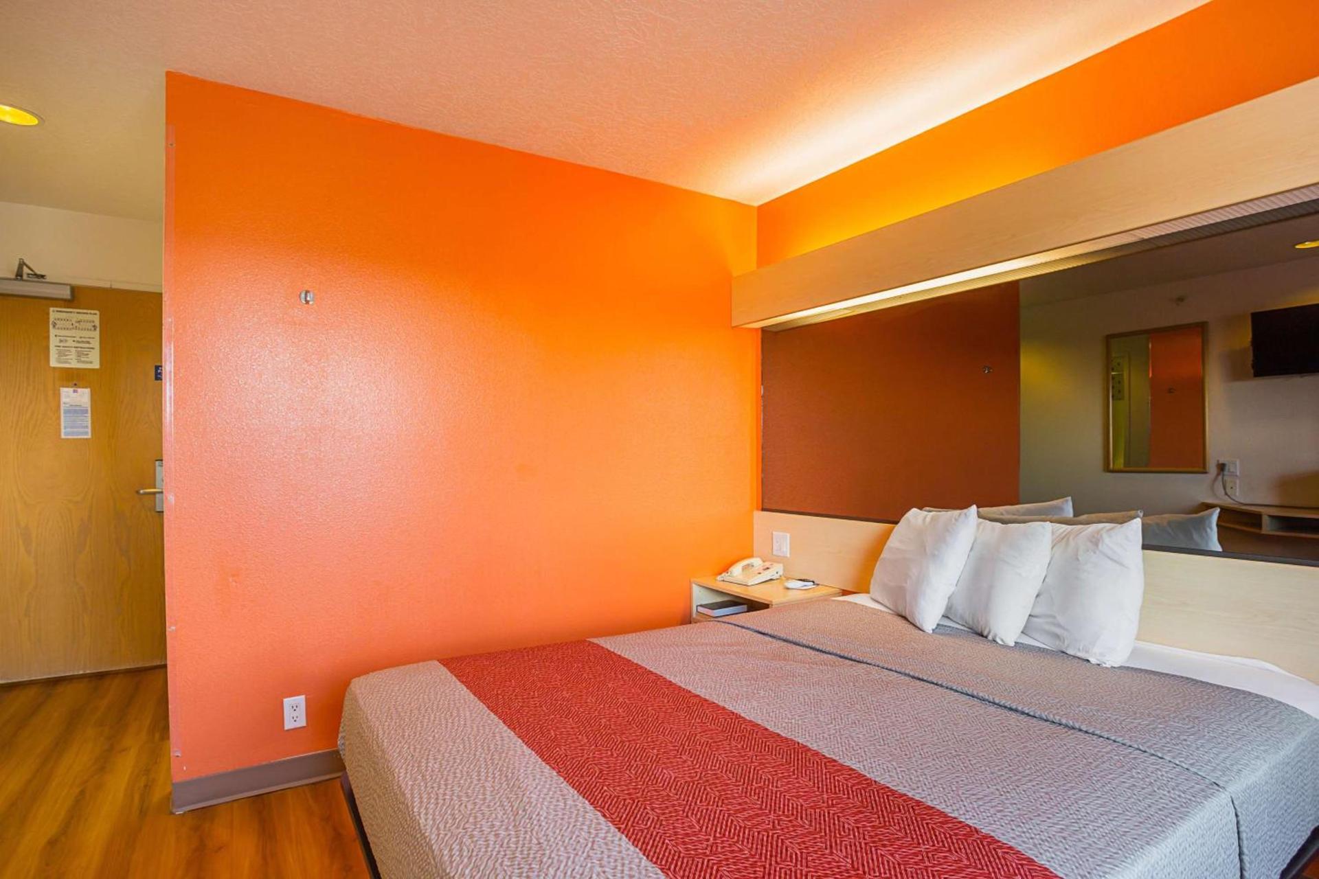Motel 6-Bernalillo, NM photo 35