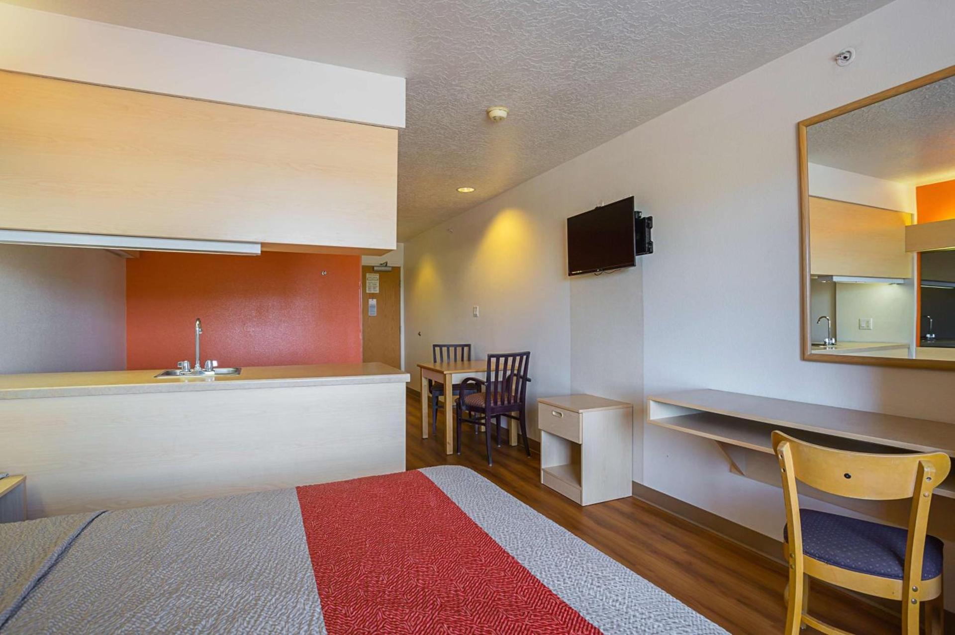 Motel 6-Bernalillo, NM photo 9