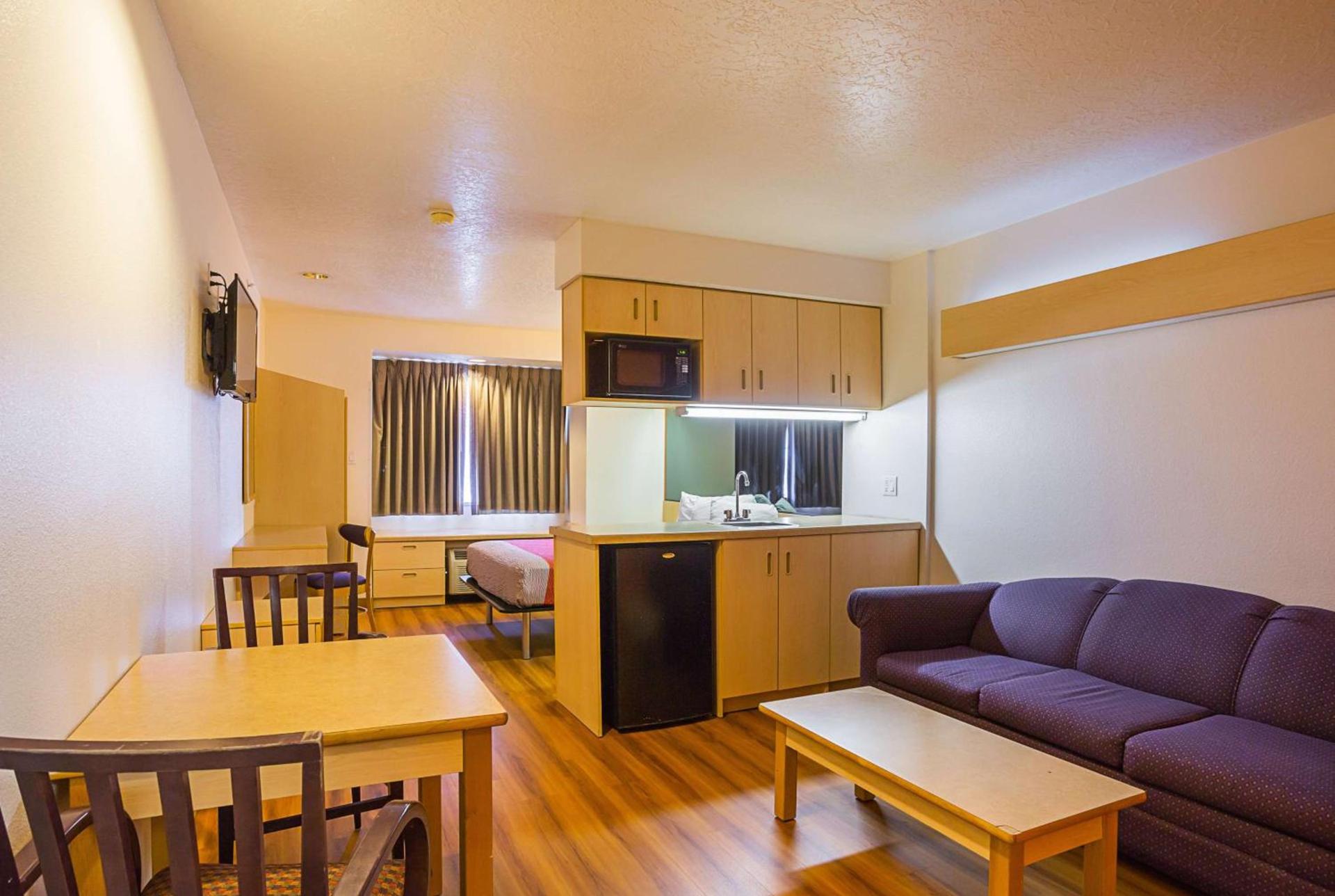 Motel 6-Bernalillo, NM photo 37
